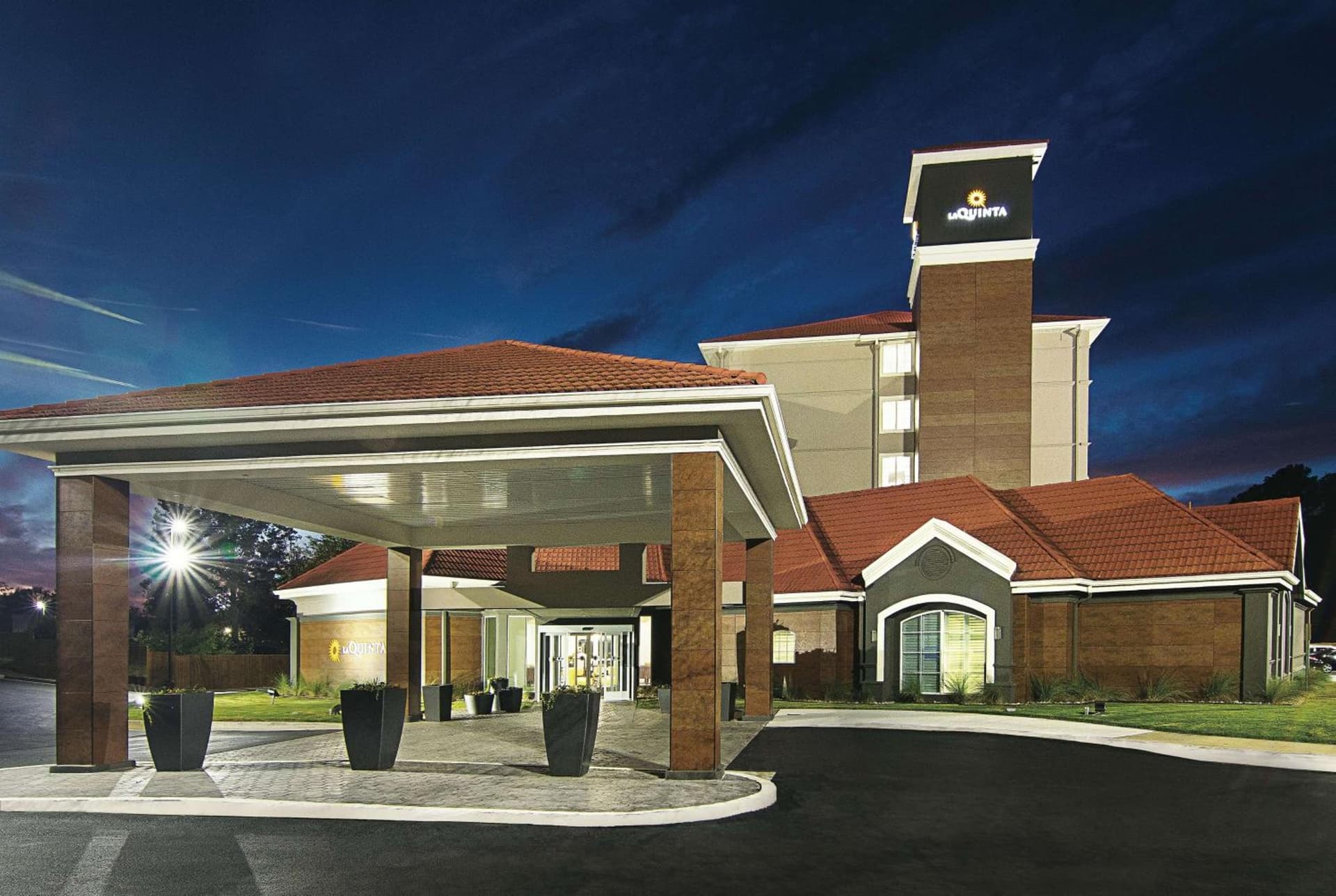 La Quinta by Wyndham Atlanta Conyers interior in Conyers, GA — gallery photo 2