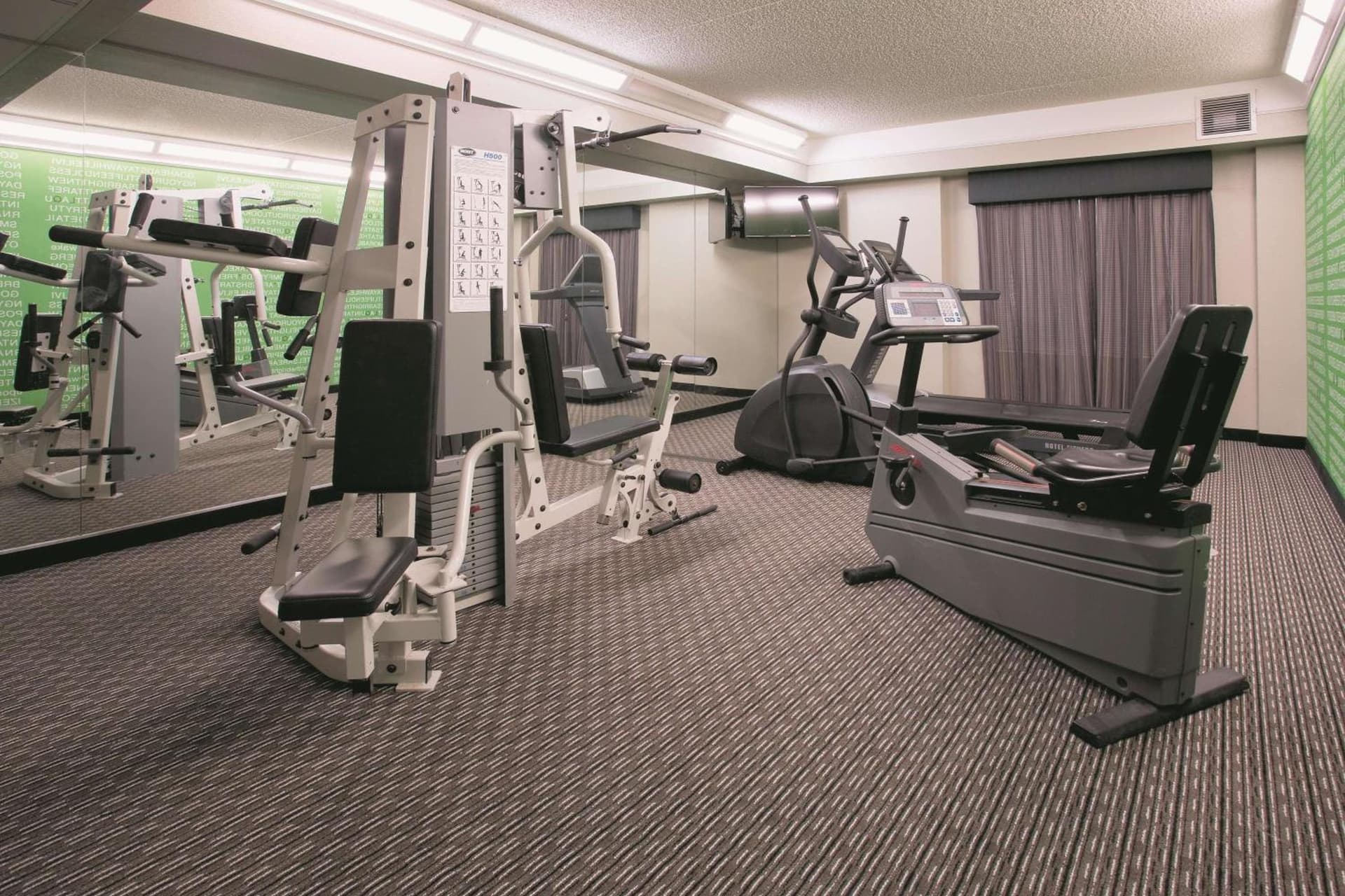 La Quinta Inn & Suites by Wyndham Mesa Superstition Springs gallery photo in Mesa, AZ — image 17