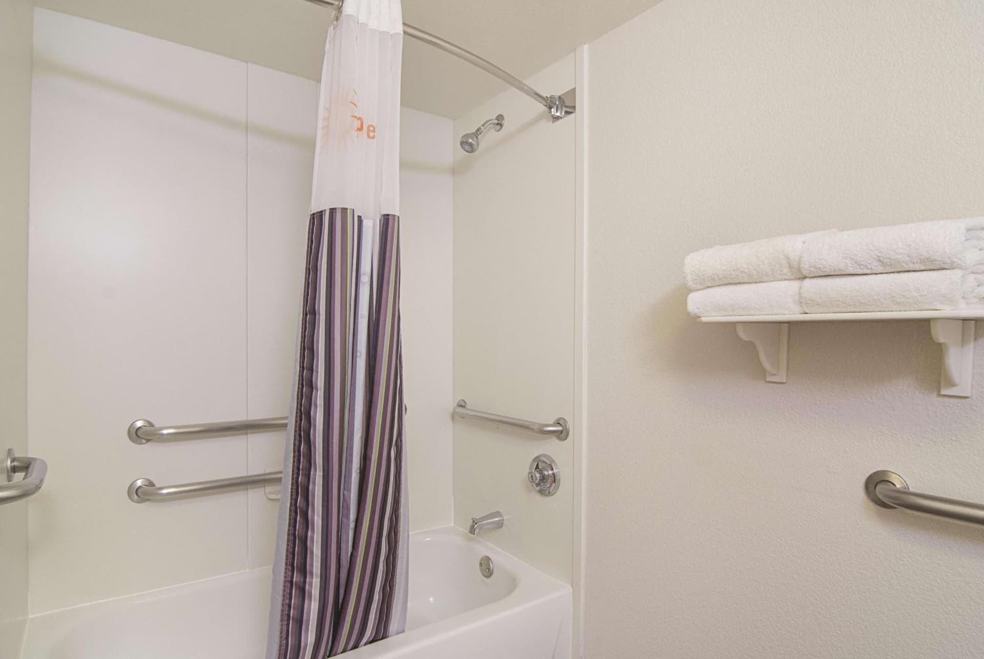 La Quinta by Wyndham Phoenix Mesa West gallery photo in Mesa, AZ — image 34