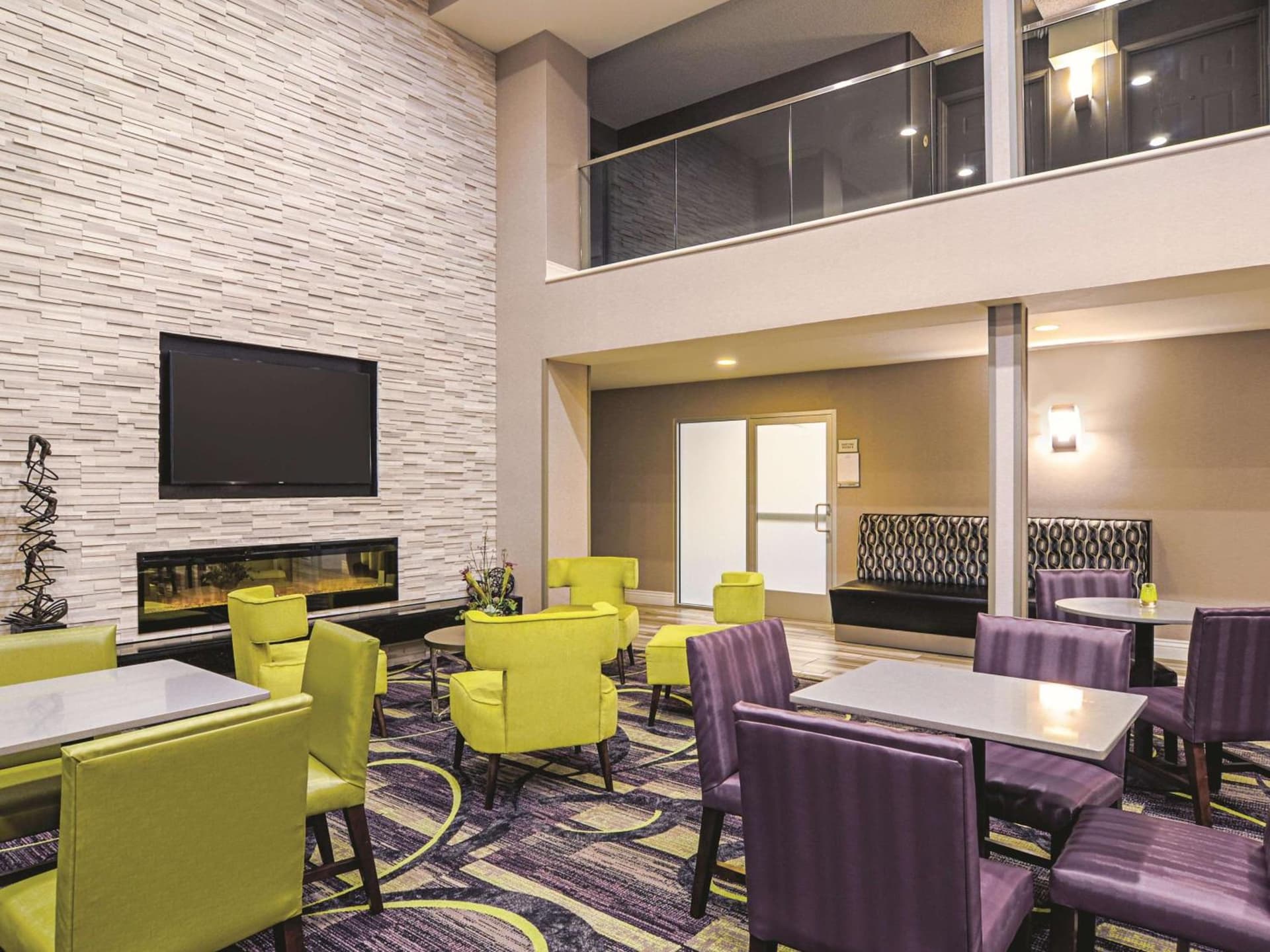 La Quinta Inn & Suites by Wyndham Denver Airport DIA gallery photo in Denver, CO — image 36