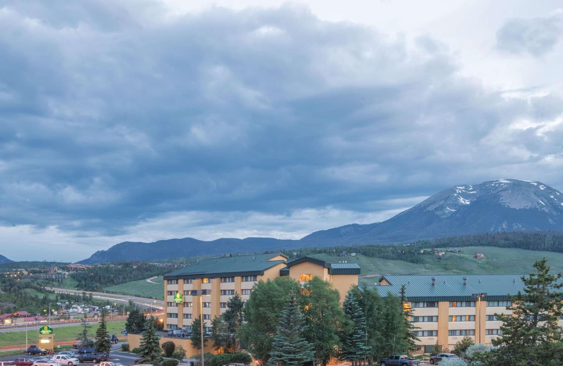 Mountain Valley Inn & Suites featured exterior or lobby in Silverthorne, CO — similar hotel