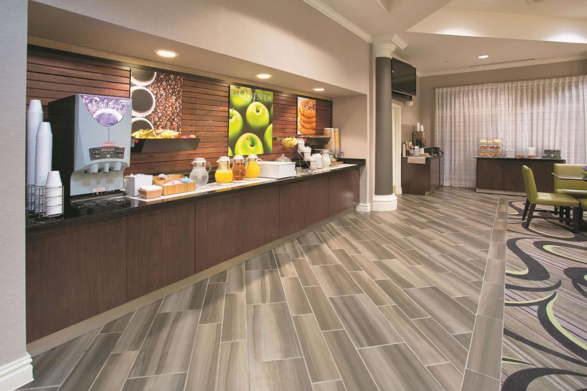 La Quinta Inn & Suites by Wyndham Mesa Superstition Springs gallery photo in Mesa, AZ — image 21