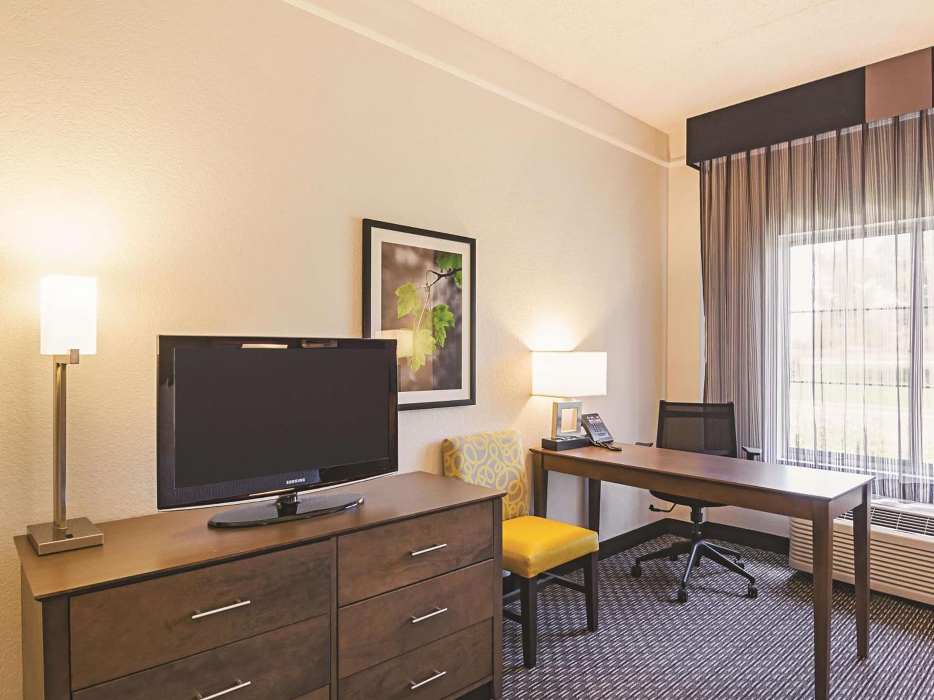 La Quinta Inn & Suites by Wyndham Denver Airport DIA gallery photo in Denver, CO — image 45