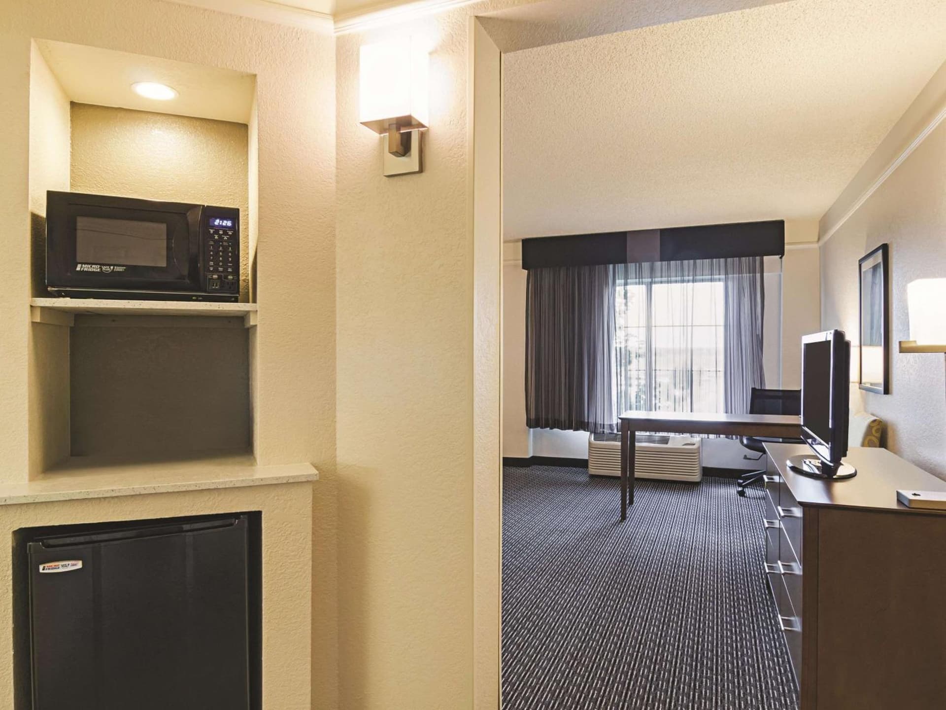 La Quinta Inn & Suites by Wyndham Denver Airport DIA gallery photo in Denver, CO — image 17