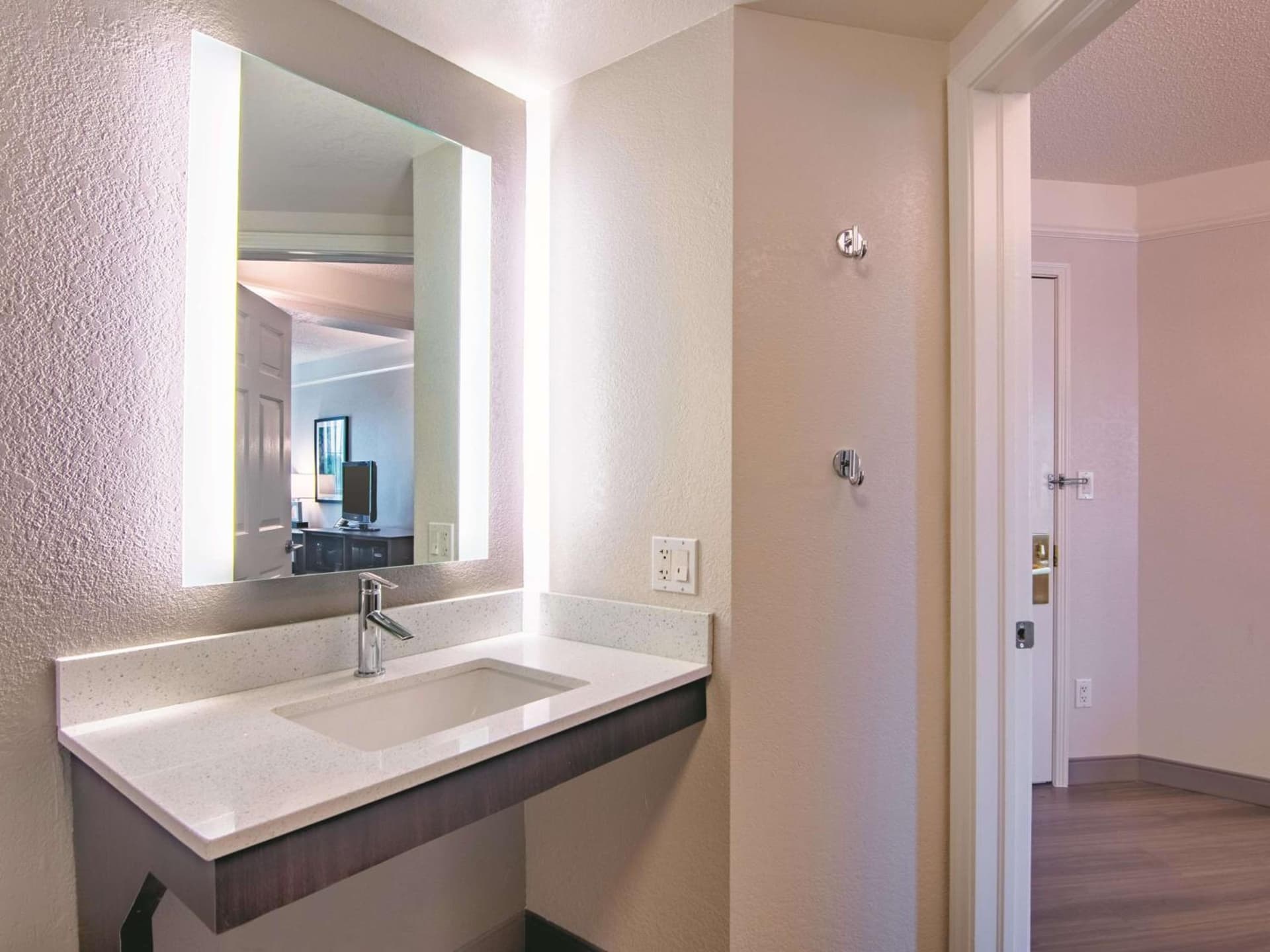 La Quinta by Wyndham Oklahoma City Norman gallery photo in Norman, OK — image 11