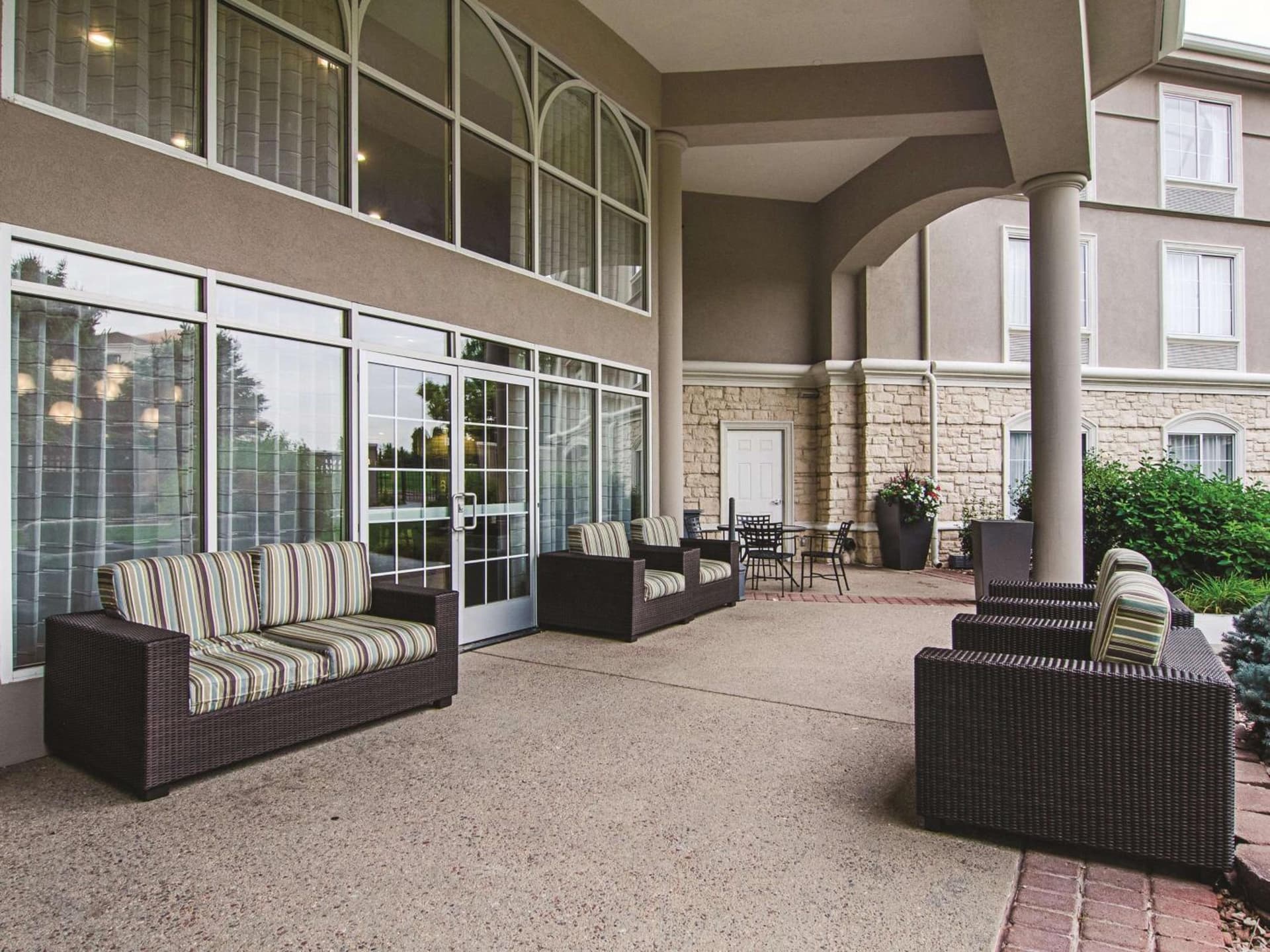 La Quinta Inn & Suites by Wyndham Denver Airport DIA gallery photo in Denver, CO — image 9