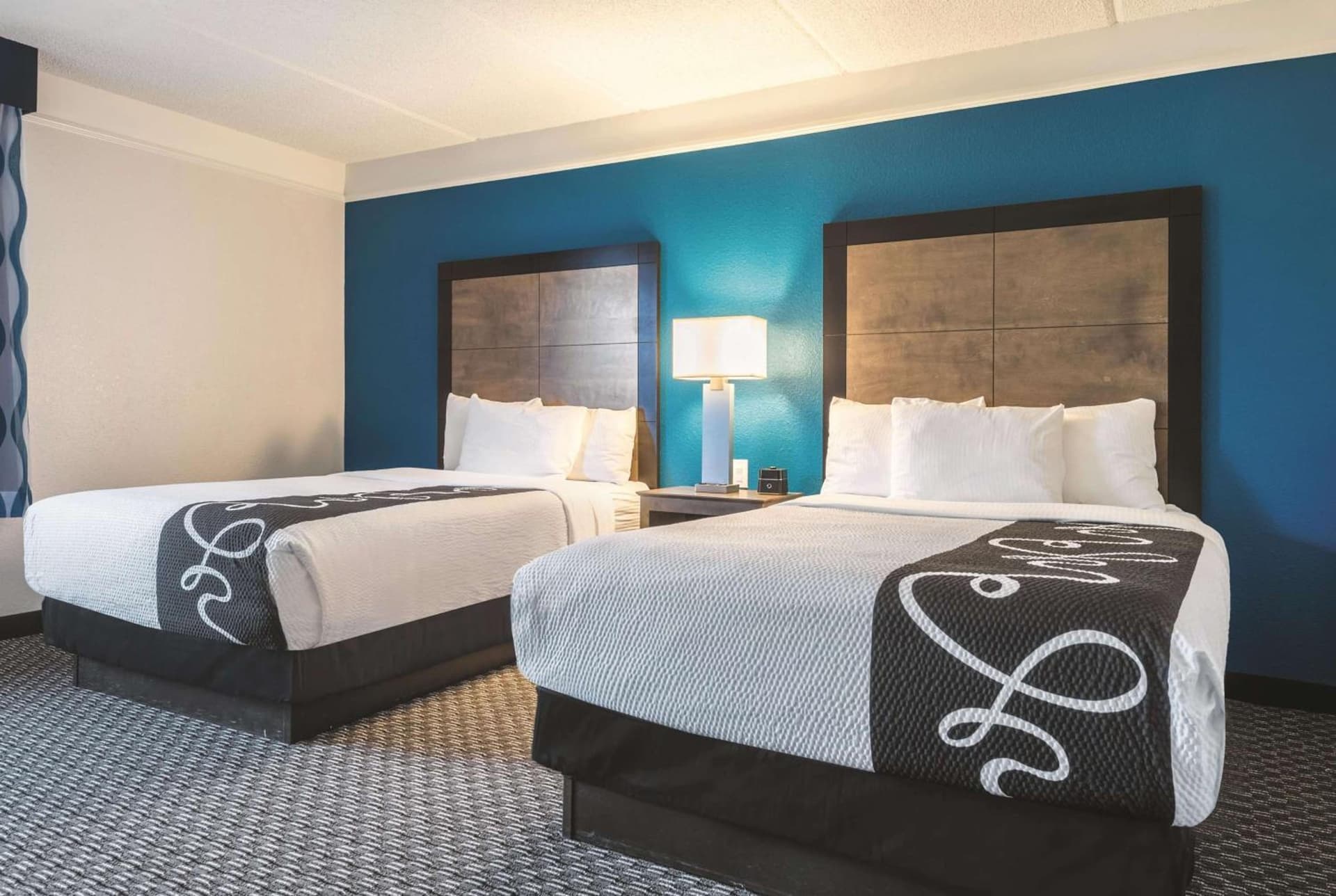 La Quinta by Wyndham Orlando Lake Mary interior in Lake Mary, FL — gallery photo 2