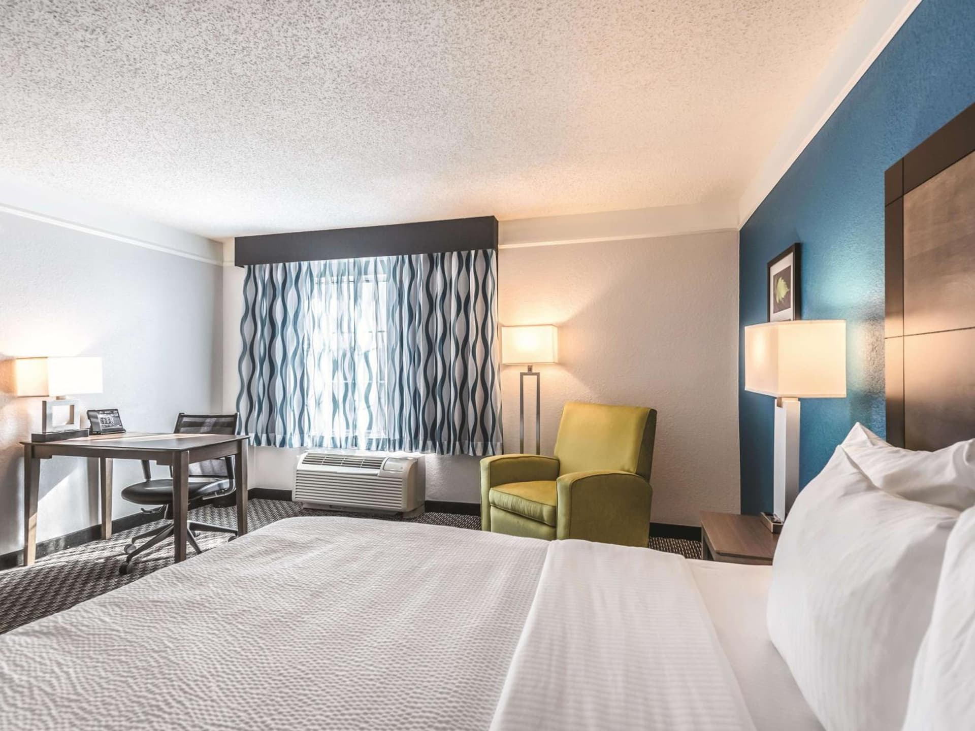 La Quinta by Wyndham Orlando Lake Mary gallery photo in Lake Mary, FL — image 31