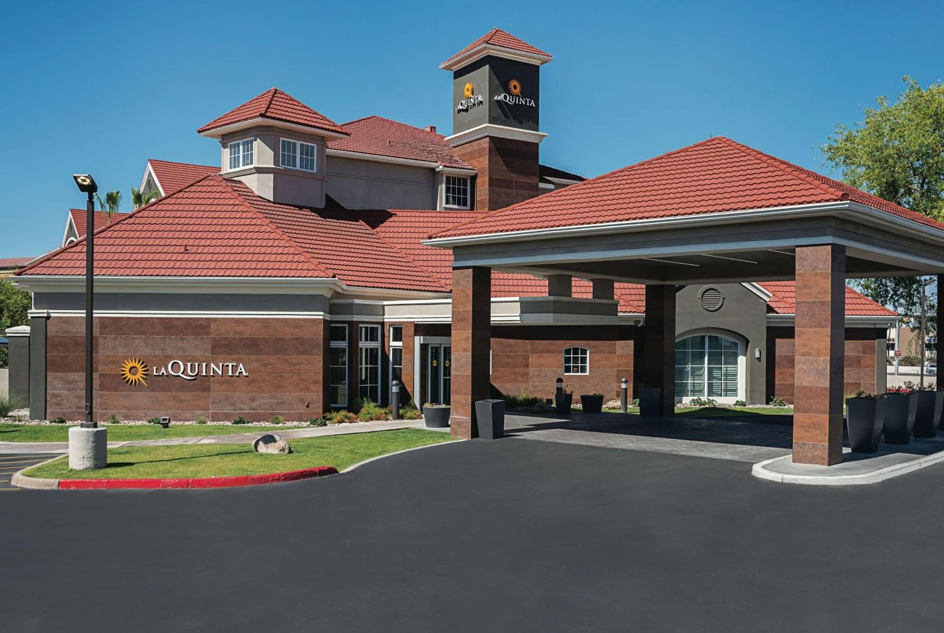 La Quinta by Wyndham Phoenix Chandler featured exterior or lobby in Phoenix, AZ — similar hotel