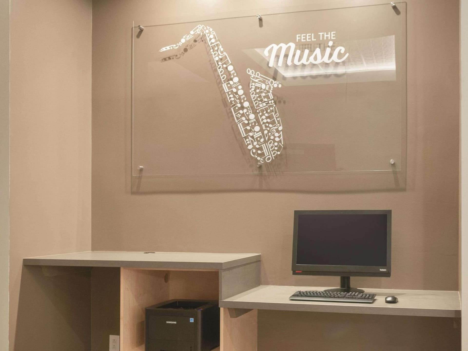La Quinta Inn & Suites by Wyndham New Orleans Downtown gallery photo in New Orleans, LA — image 39