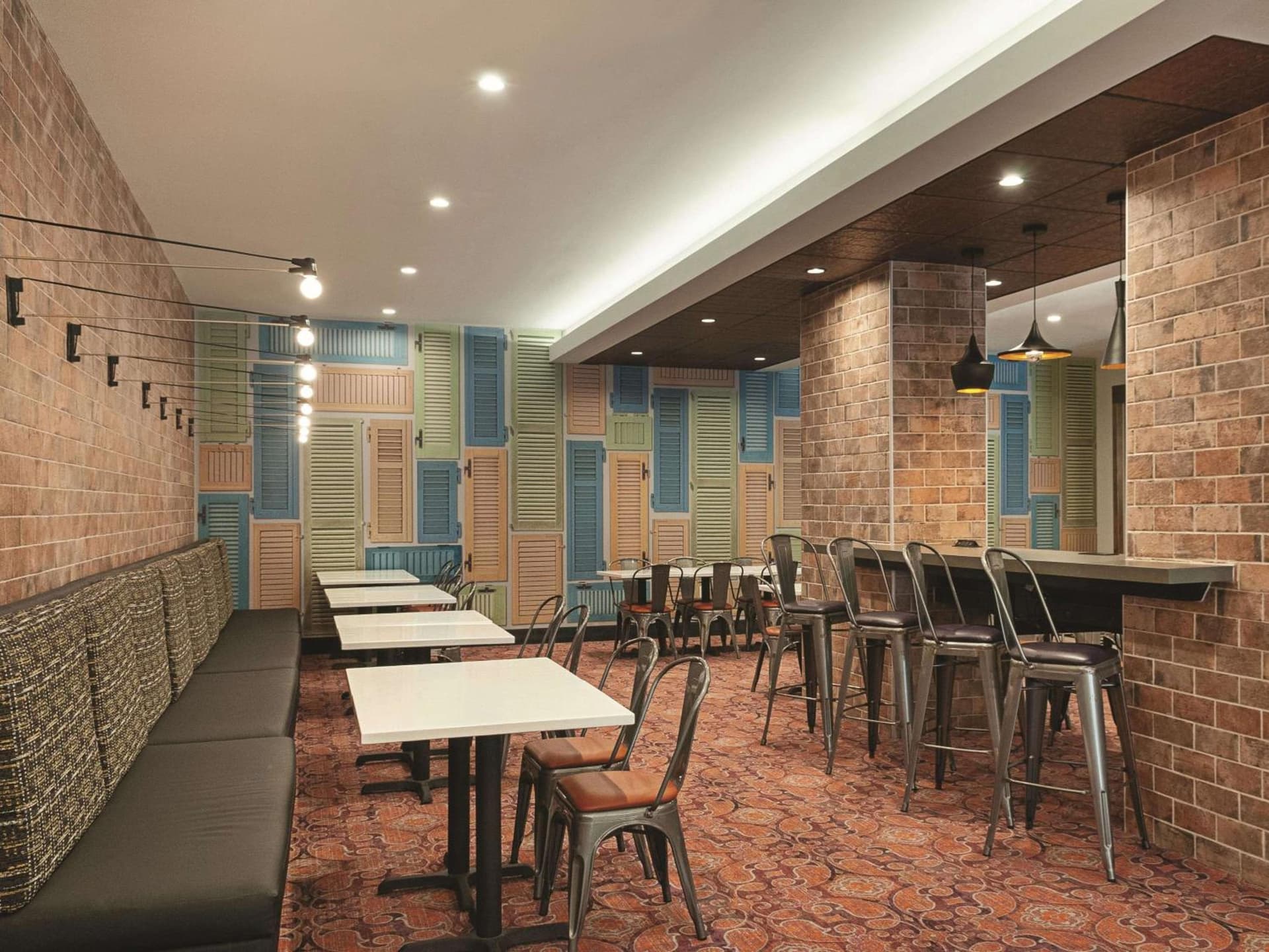 La Quinta Inn & Suites by Wyndham New Orleans Downtown gallery photo in New Orleans, LA — image 43