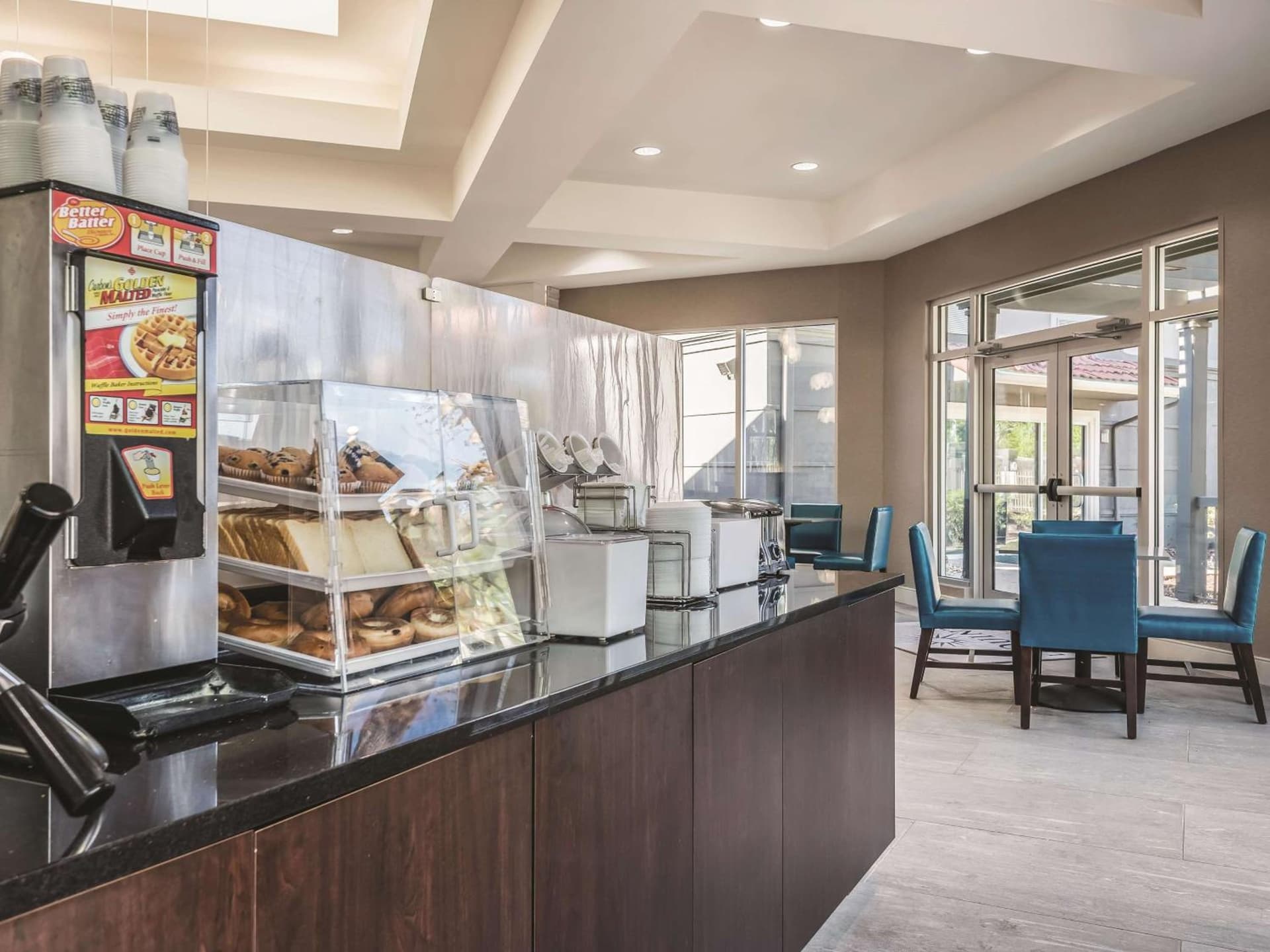 La Quinta by Wyndham Orlando Lake Mary gallery photo in Lake Mary, FL — image 12