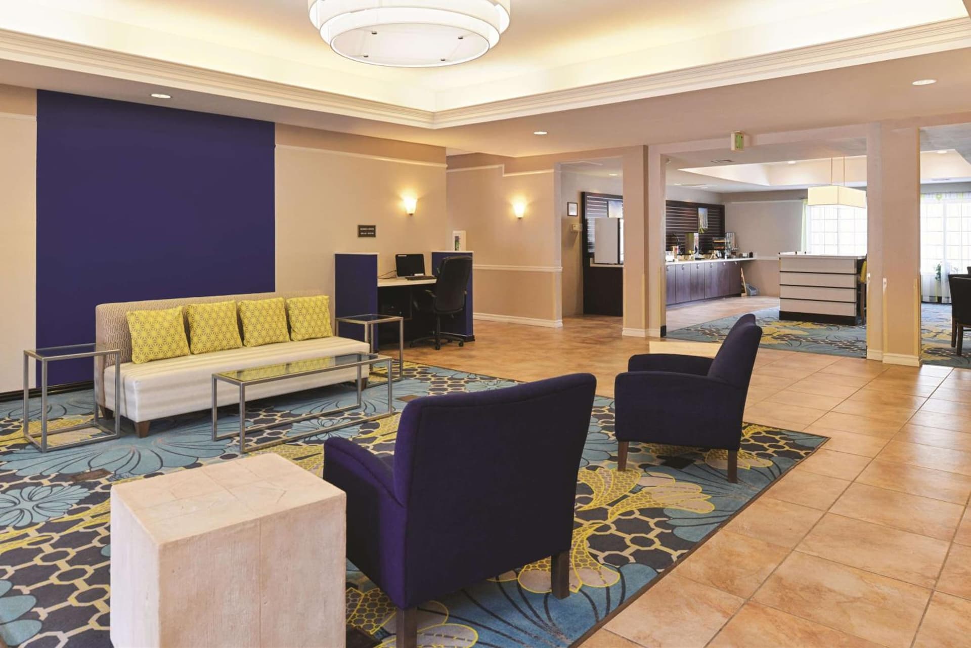 La Quinta by Wyndham Ruidoso Downs interior in Ruidoso Downs, NM — gallery photo 2