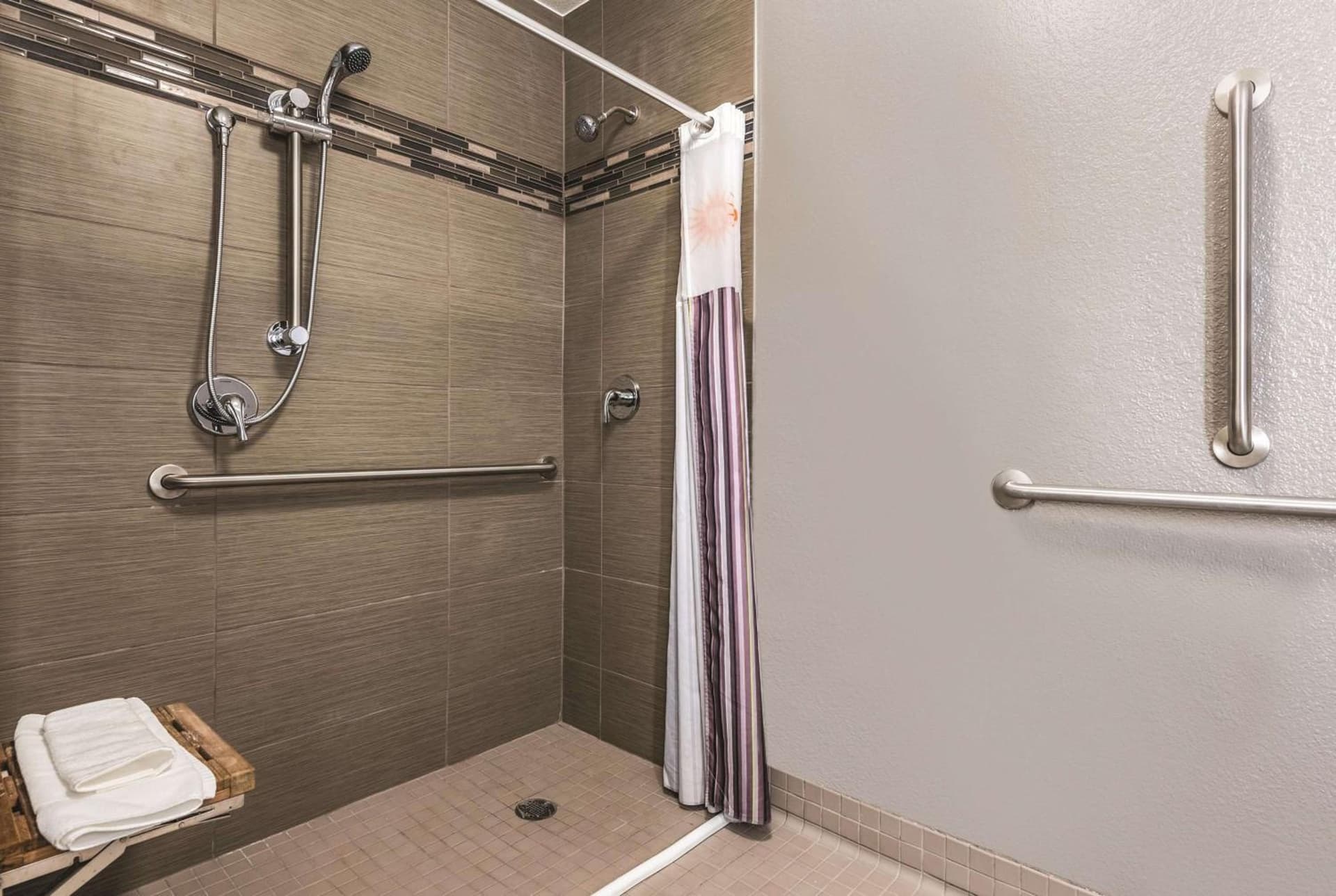 La Quinta by Wyndham Orlando Lake Mary gallery photo in Lake Mary, FL — image 41