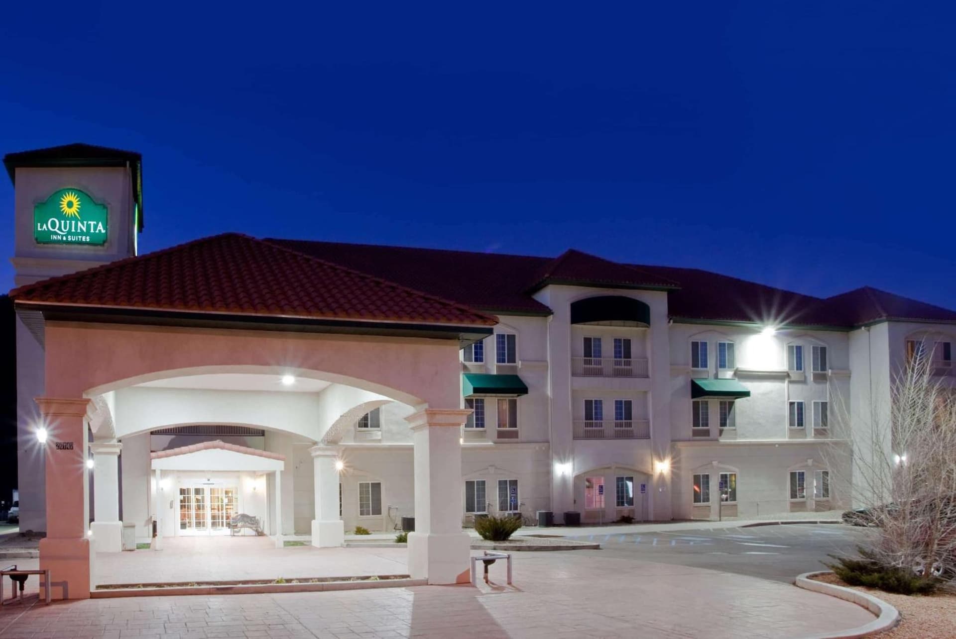 La Quinta by Wyndham Ruidoso Downs featured exterior or lobby in Ruidoso Downs, NM — similar hotel