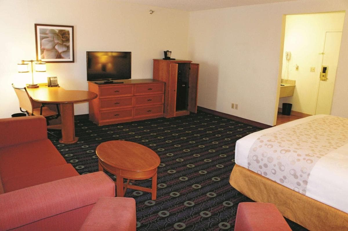 La Quinta Inn by Wyndham Kansas City North gallery photo in Kansas City, MO — image 8