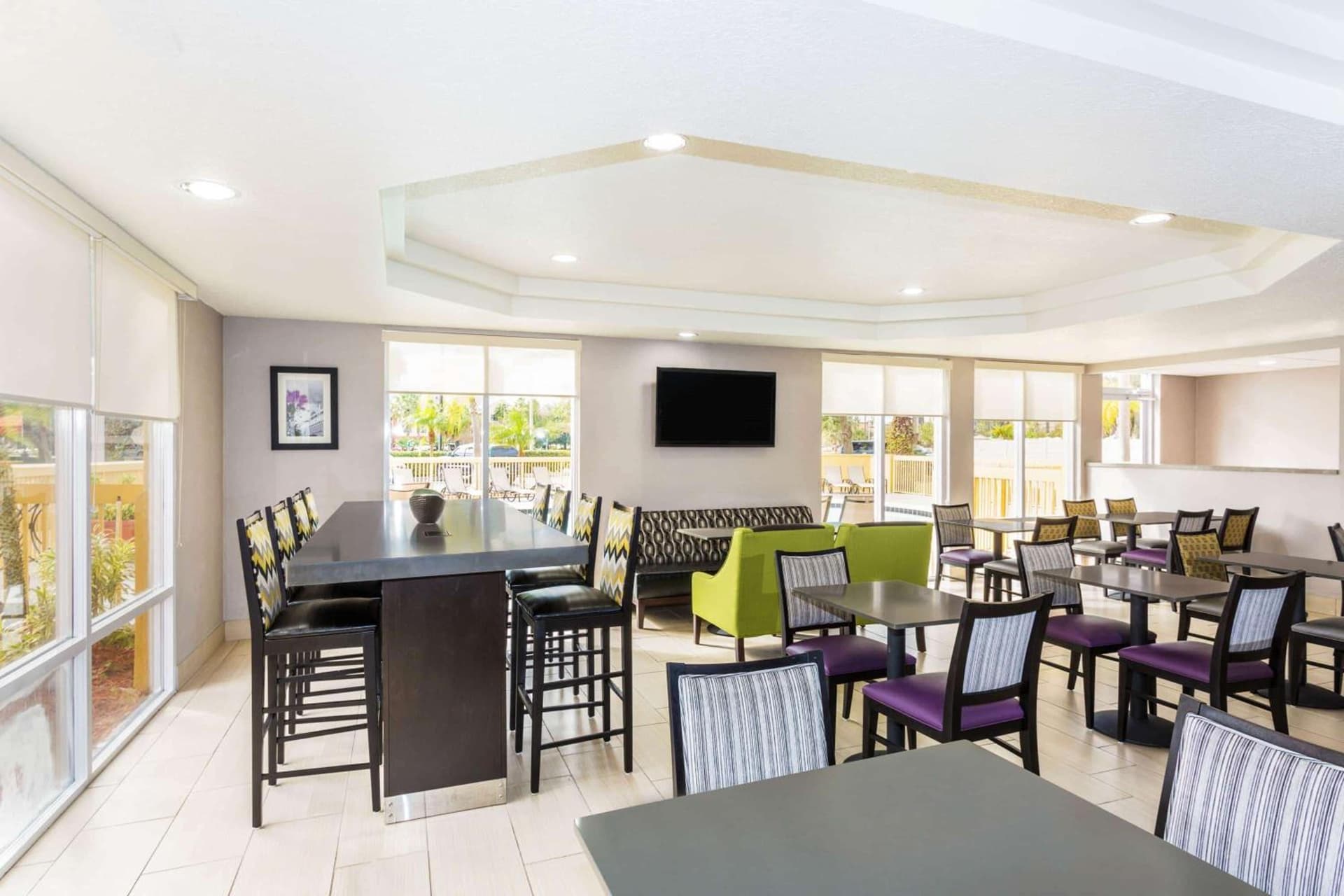 La Quinta by Wyndham Orlando Universal area - Free Shuttle to Universal gallery photo in Orlando, FL — image 36