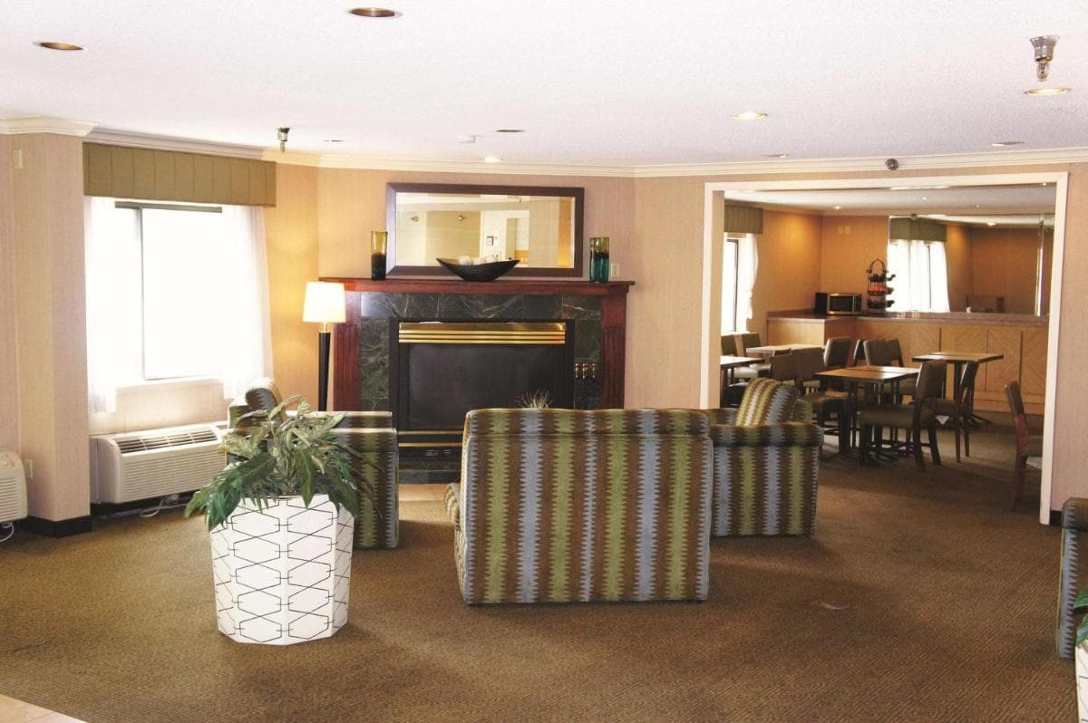 La Quinta Inn by Wyndham Kansas City North gallery photo in Kansas City, MO — image 11