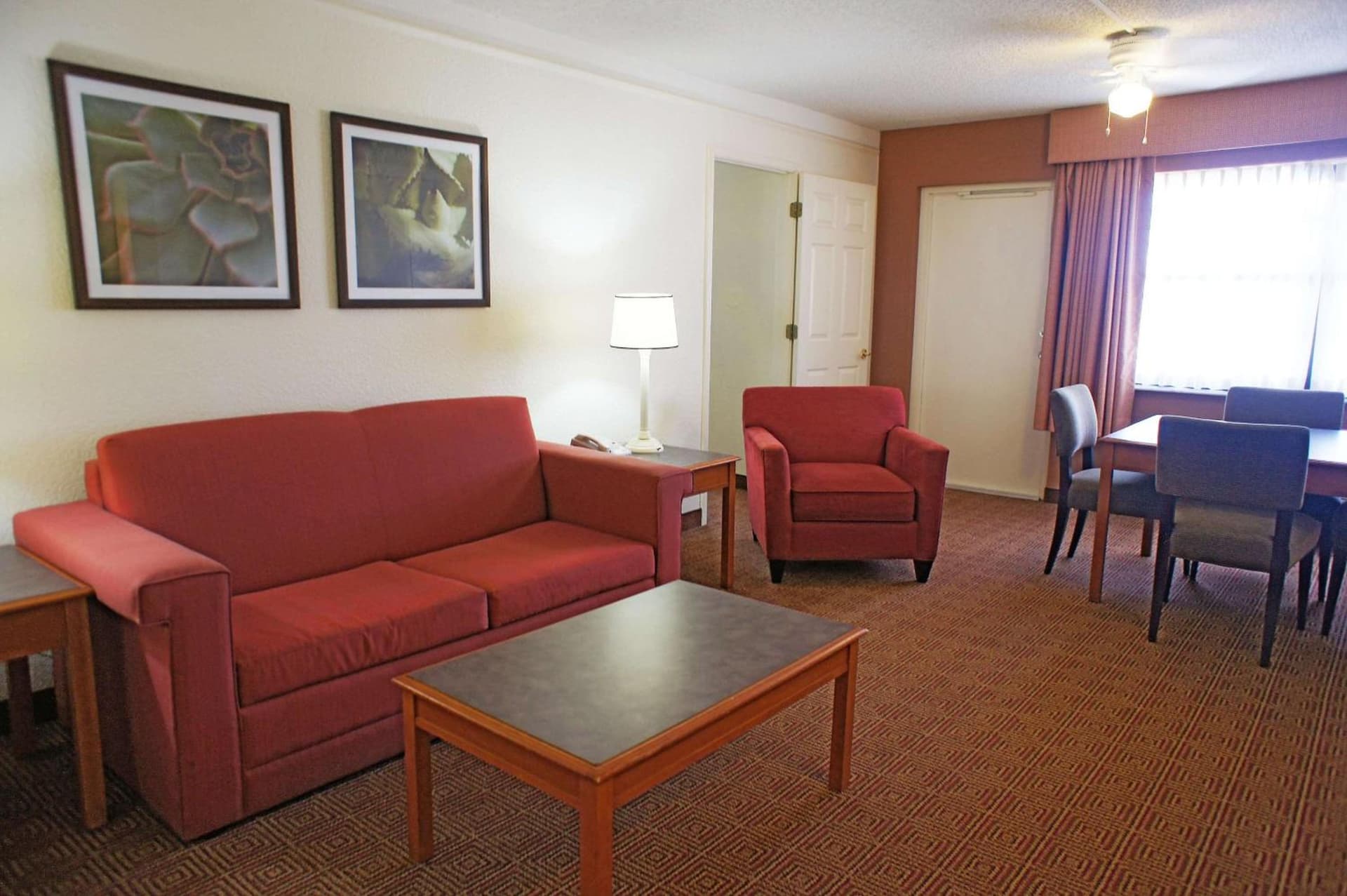La Quinta by Wyndham Coral Springs University Dr interior in Coral Springs, FL — gallery photo 2