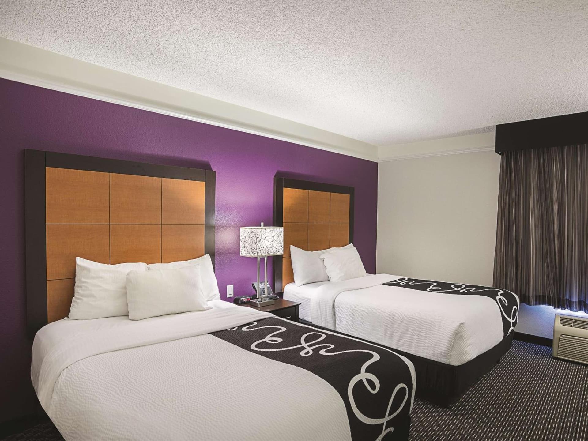 La Quinta Inn & Suites by Wyndham Phoenix Scottsdale gallery photo in Scottsdale, AZ — image 37