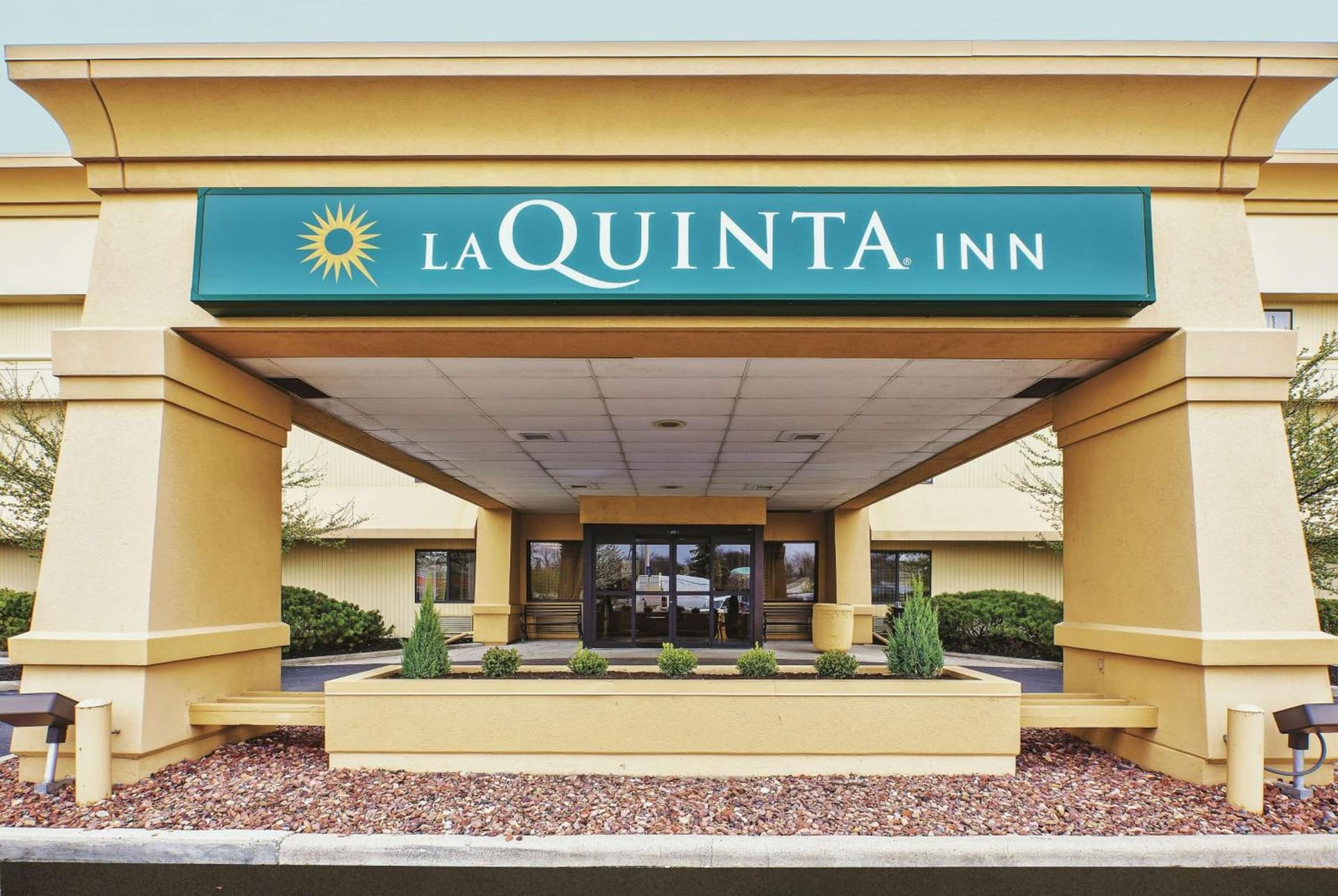 La Quinta Inn by Wyndham Toledo Perrysburg interior in Perrysburg, OH — gallery photo 2