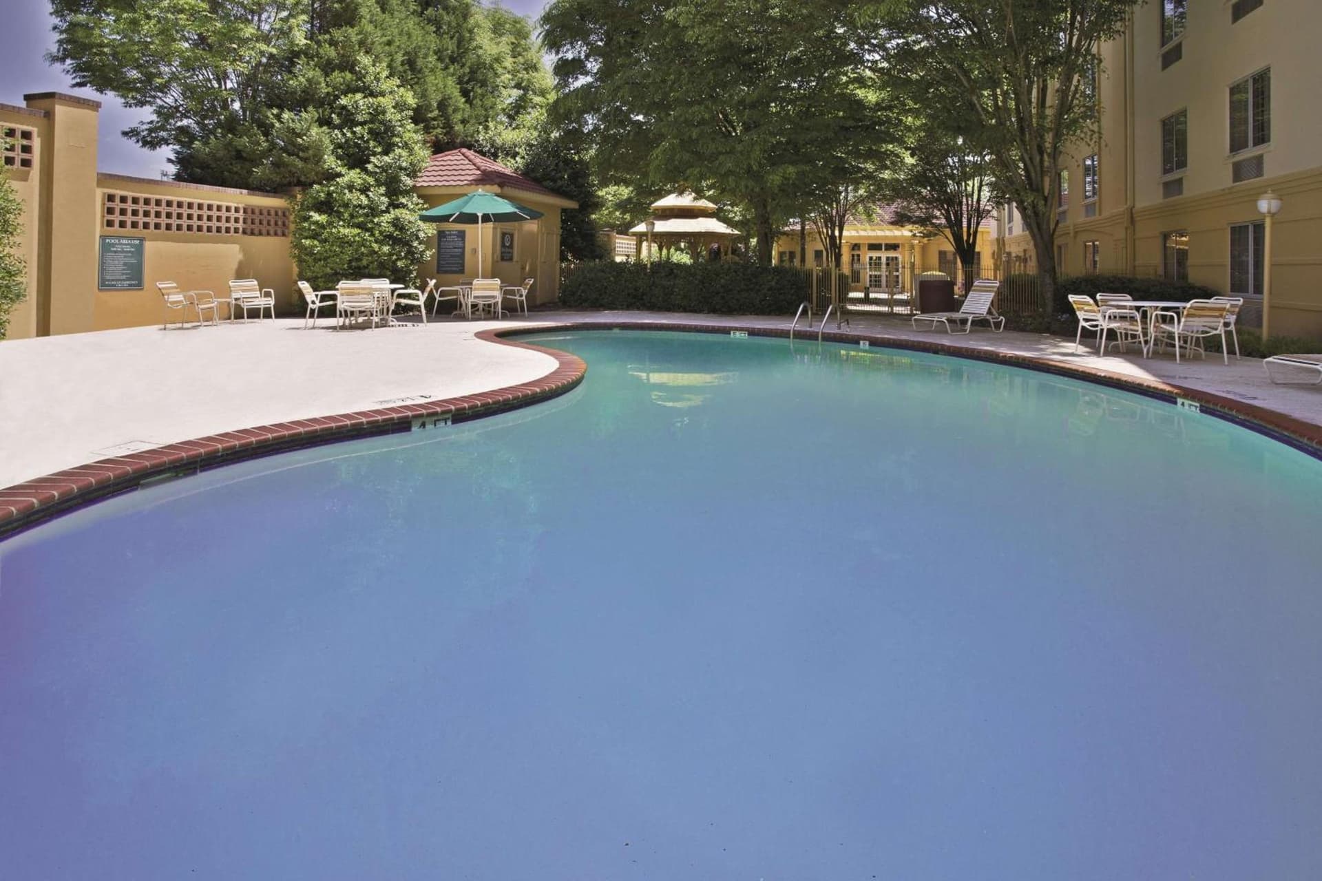 La Quinta by Wyndham Birmingham Homewood gallery photo in Birmingham, AL — image 14