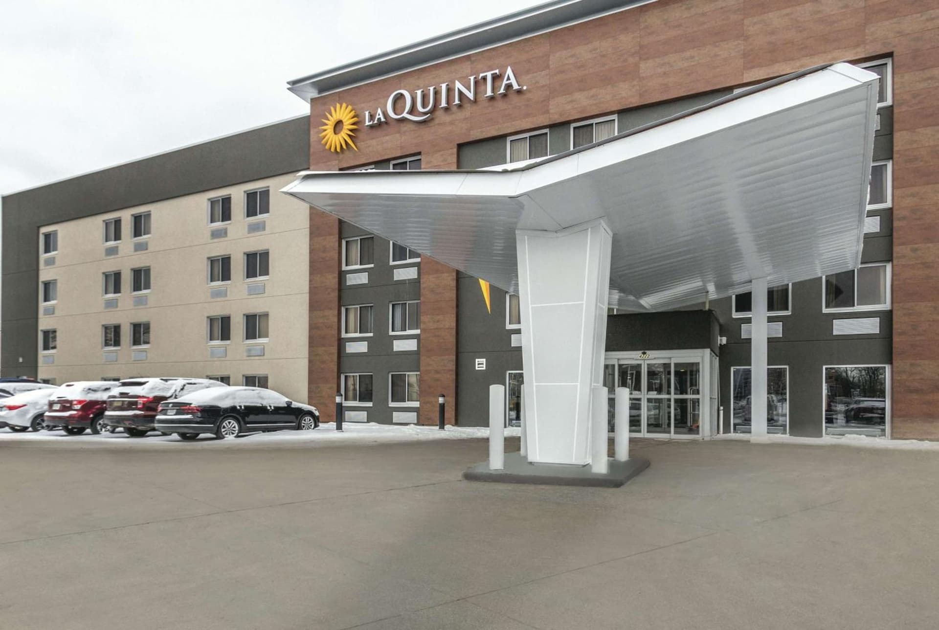 La Quinta Inn & Suites by Wyndham Cleveland - Airport North gallery photo in Cleveland, OH — image 38