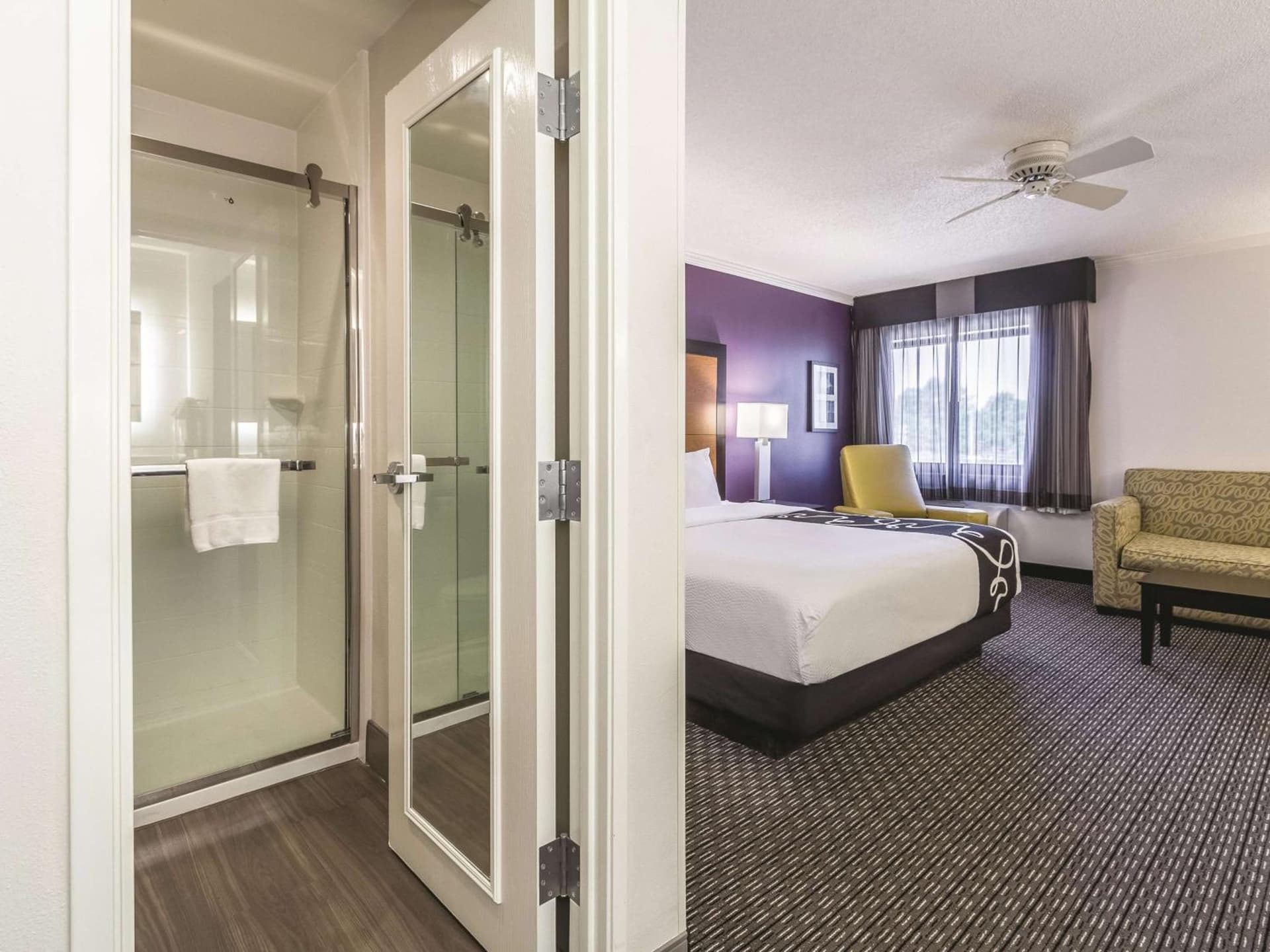 La Quinta Inn & Suites by Wyndham Cleveland - Airport North gallery photo in Cleveland, OH — image 35