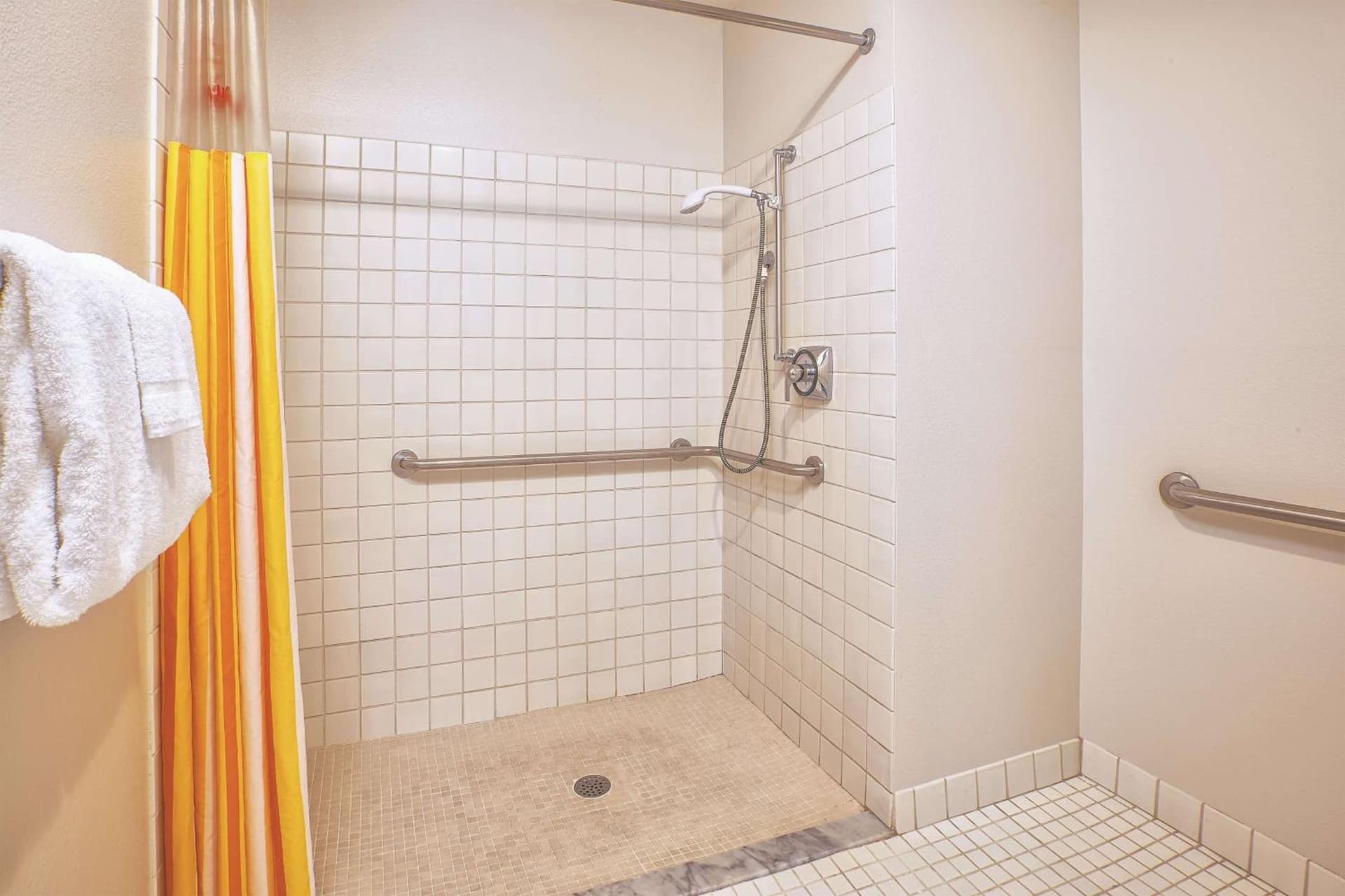 La Quinta Inn by Wyndham Toledo Perrysburg gallery photo in Perrysburg, OH — image 33
