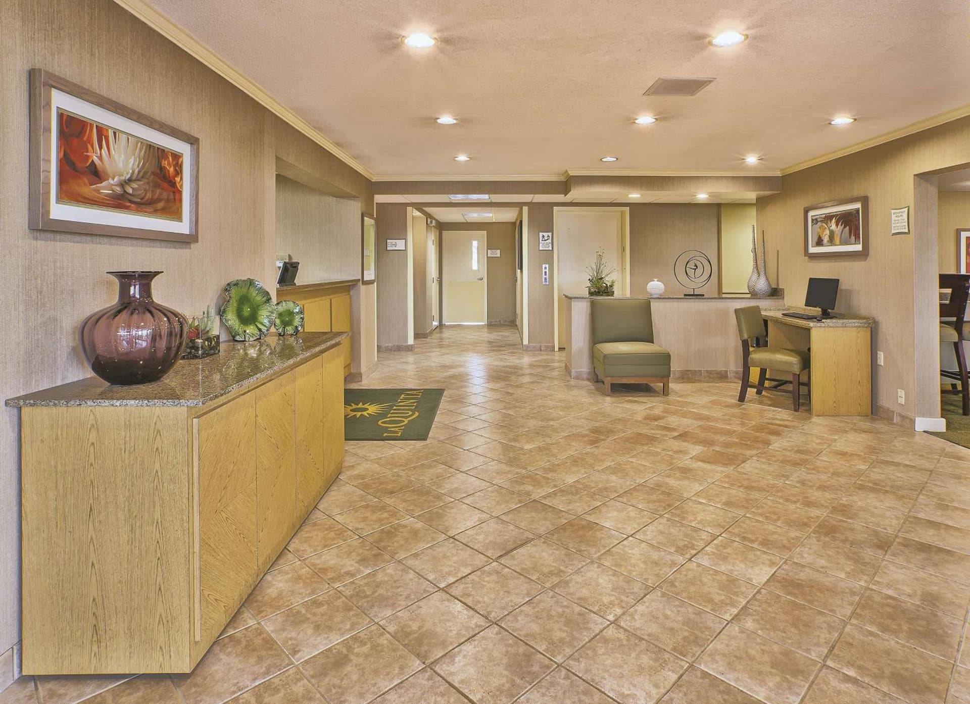 La Quinta Inn by Wyndham Toledo Perrysburg gallery photo in Perrysburg, OH — image 21