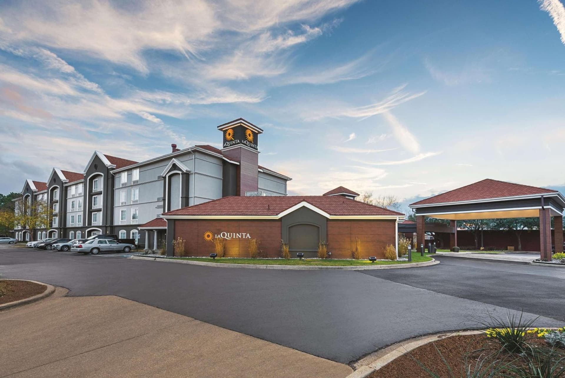 La Quinta Inn & Suites by Wyndham Shreveport Airport gallery photo in Shreveport, LA — image 7
