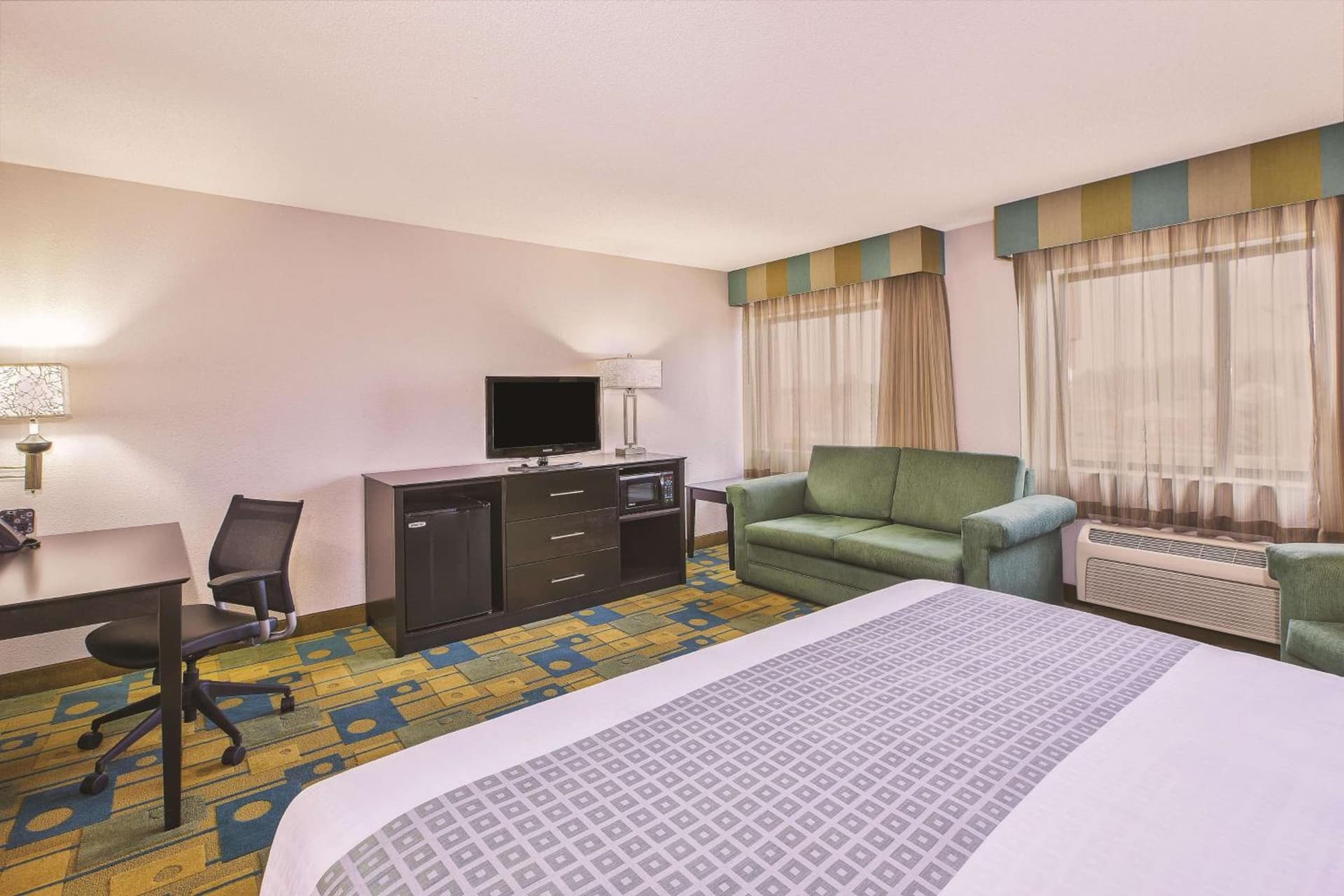 La Quinta Inn by Wyndham Toledo Perrysburg gallery photo in Perrysburg, OH — image 18