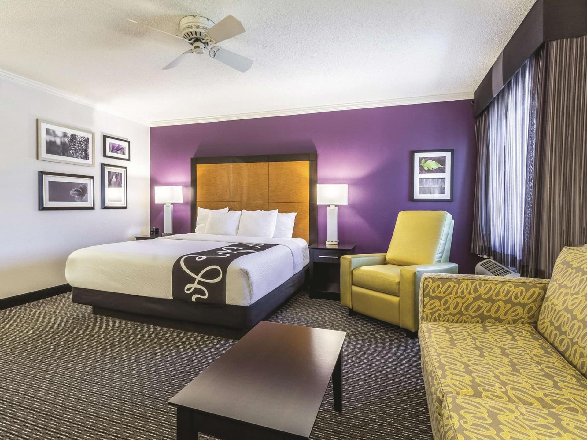 La Quinta Inn & Suites by Wyndham Cleveland - Airport North gallery photo in Cleveland, OH — image 8