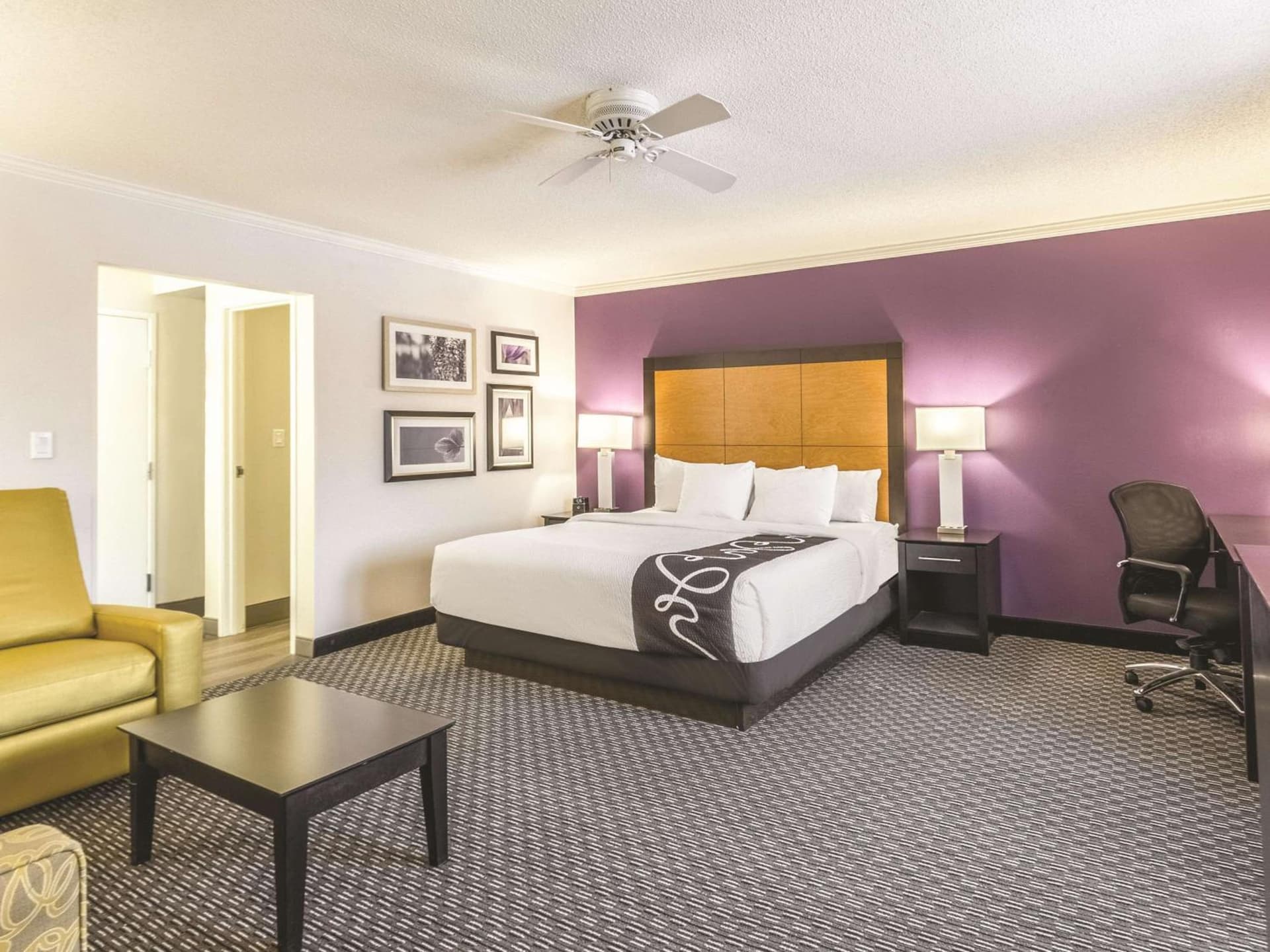 La Quinta Inn & Suites by Wyndham Cleveland - Airport North gallery photo in Cleveland, OH — image 18
