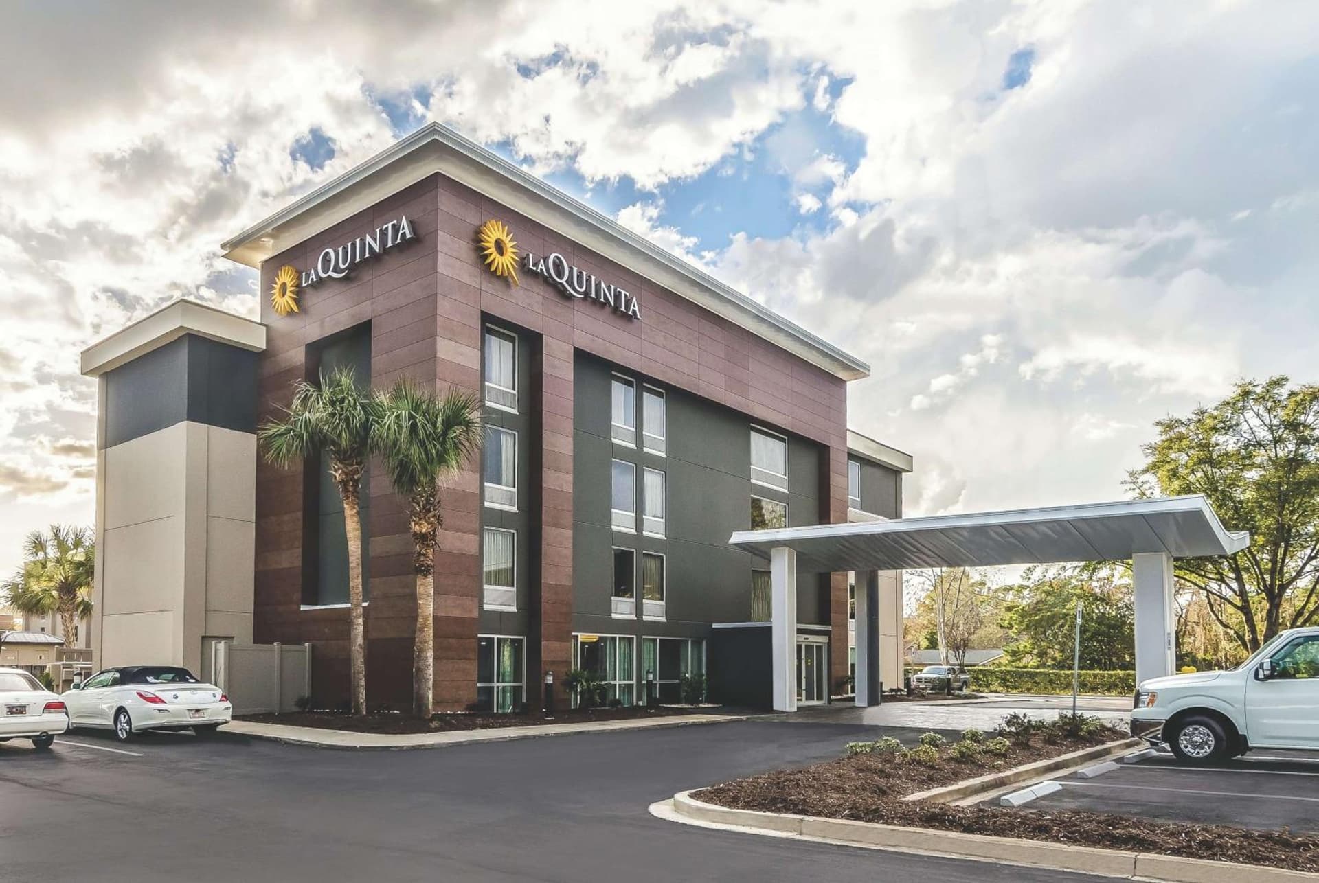 La Quinta Inn & Suites by Wyndham Myrtle Beach - N Kings Hwy — hotel in Myrtle Beach, South Carolina