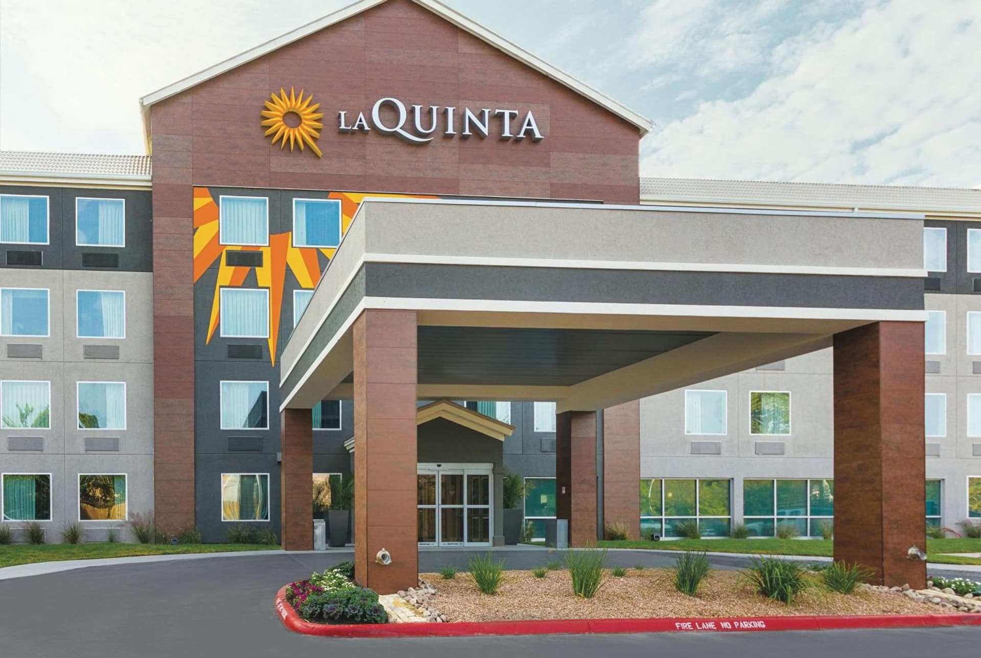 La Quinta by Wyndham Austin Round Rock featured exterior or lobby in Round Rock, TX — similar hotel