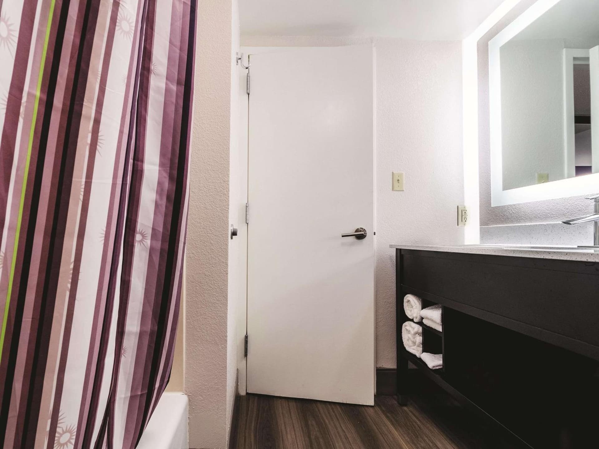 La Quinta Inn & Suites by Wyndham Myrtle Beach - N Kings Hwy gallery photo in Myrtle Beach, SC — image 24