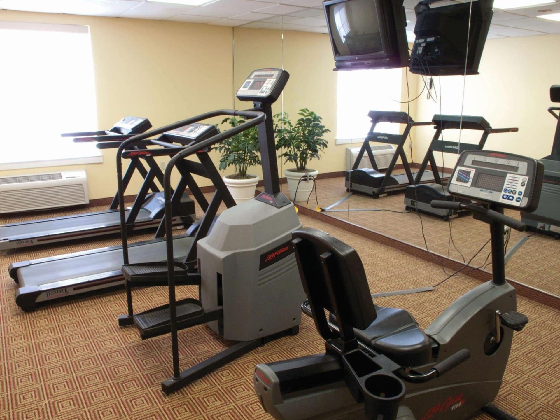 La Quinta Inn & Suites by Wyndham Sawgrass gallery photo in Sunrise, FL — image 51