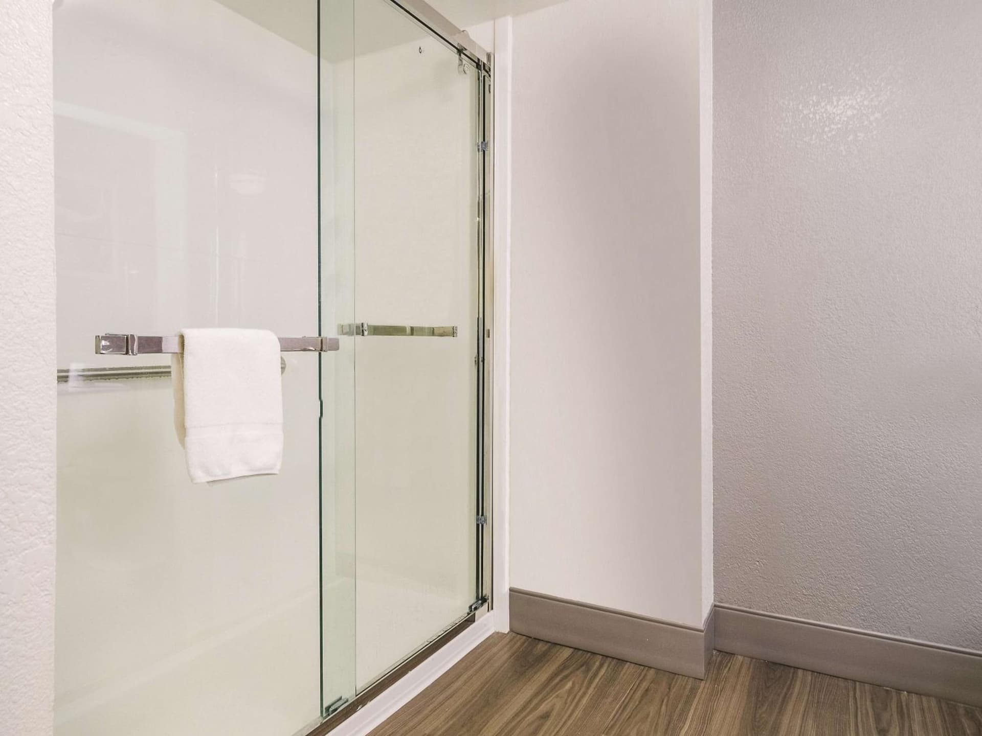 La Quinta Inn & Suites by Wyndham Myrtle Beach - N Kings Hwy gallery photo in Myrtle Beach, SC — image 47
