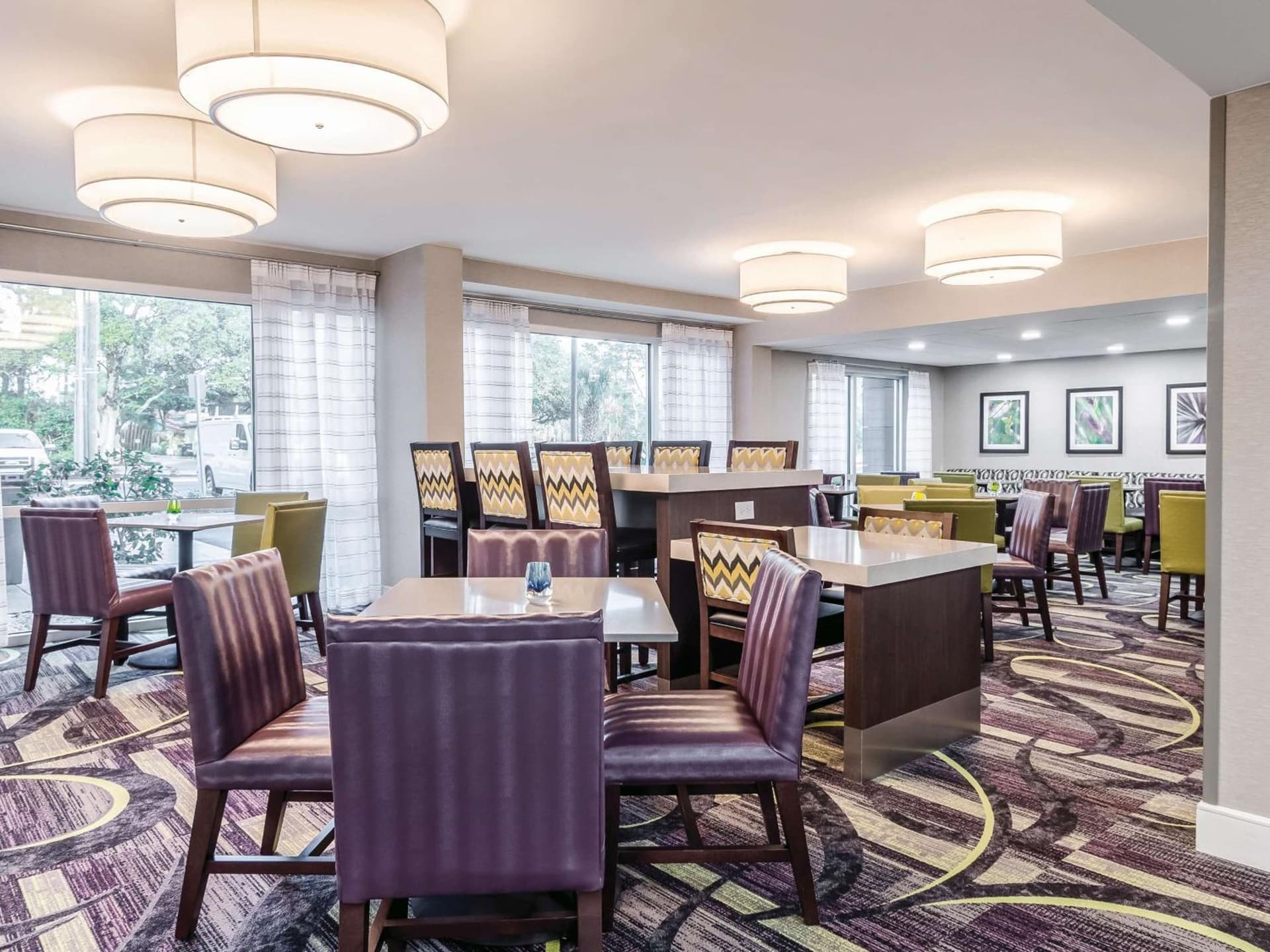 La Quinta Inn & Suites by Wyndham Myrtle Beach - N Kings Hwy gallery photo in Myrtle Beach, SC — image 6