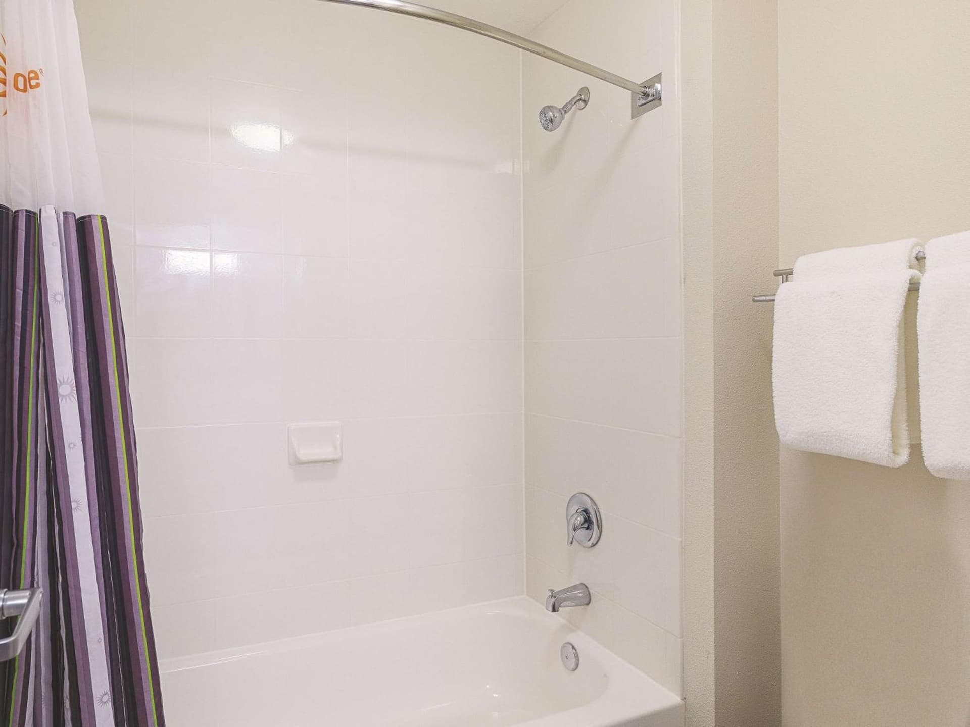 La Quinta by Wyndham Austin Round Rock interior in Round Rock, TX — gallery photo 2