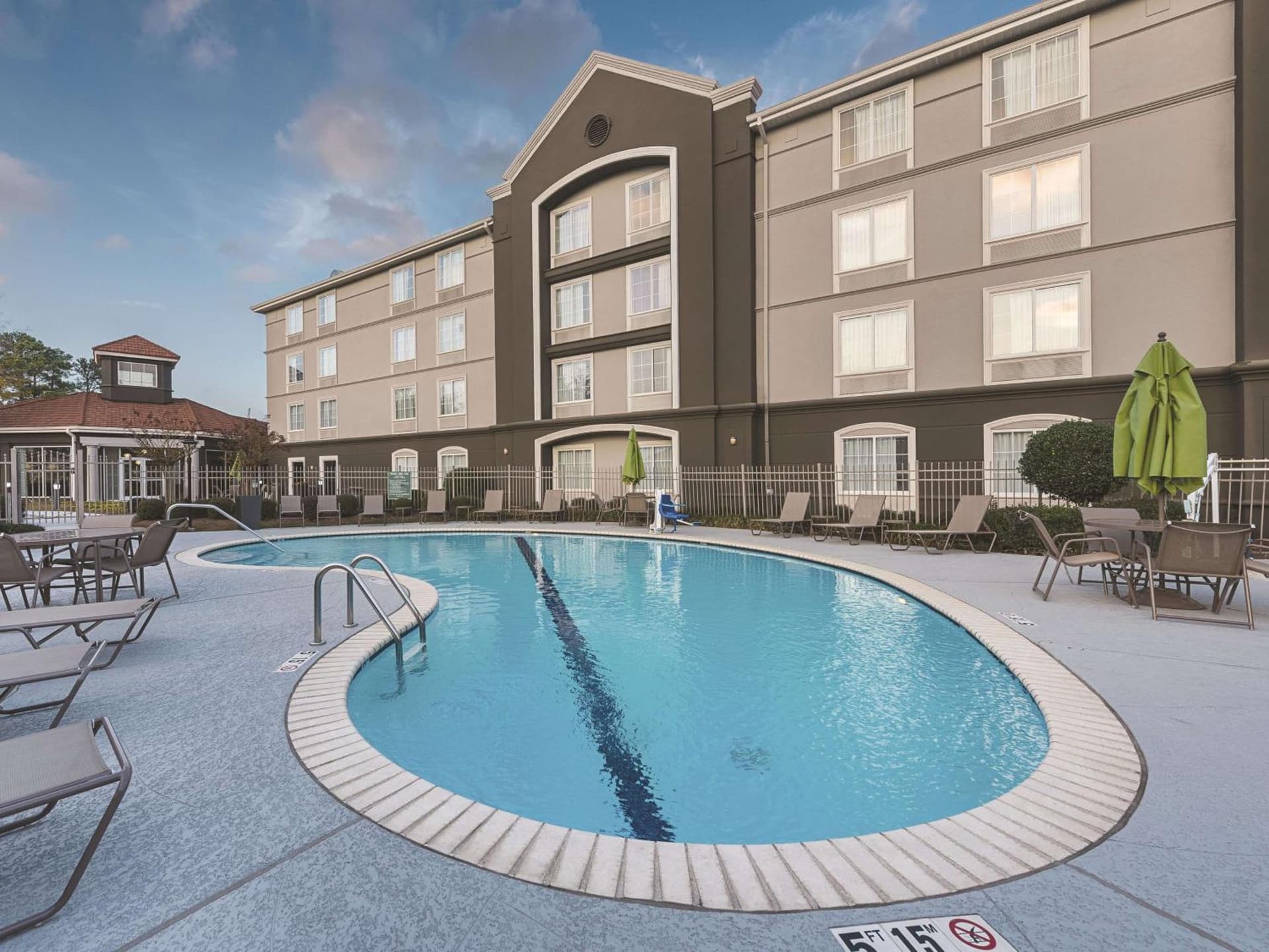 La Quinta Inn & Suites by Wyndham Shreveport Airport gallery photo in Shreveport, LA — image 29