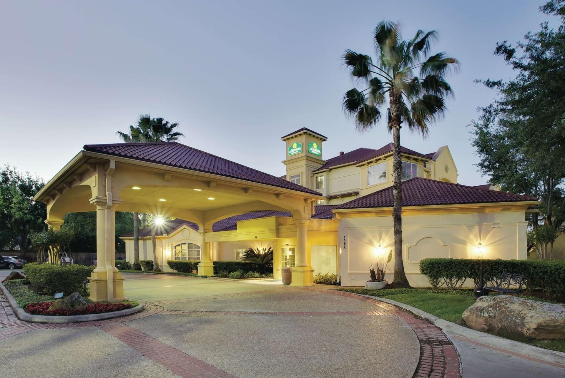 La Quinta by Wyndham Houston West Park 10 interior in Houston, TX — gallery photo 2