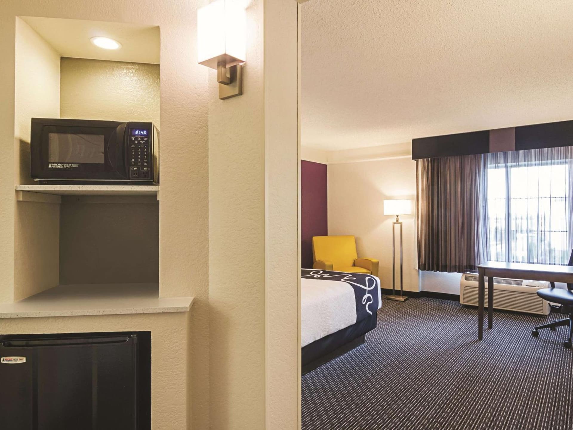 La Quinta Inn & Suites by Wyndham Denver Airport DIA gallery photo in Denver, CO — image 44
