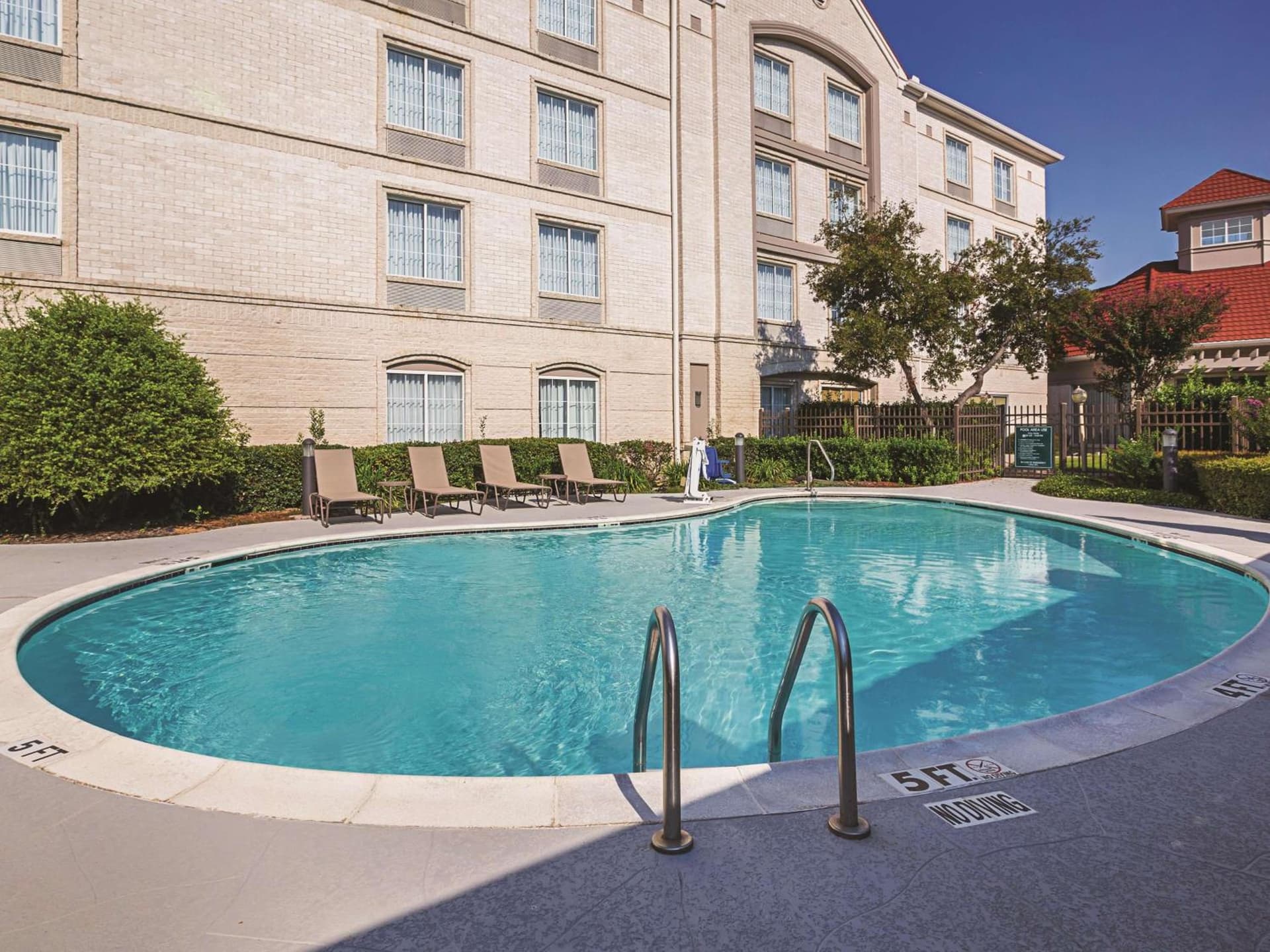 La Quinta by Wyndham Dallas Plano West gallery photo in Plano, TX — image 9