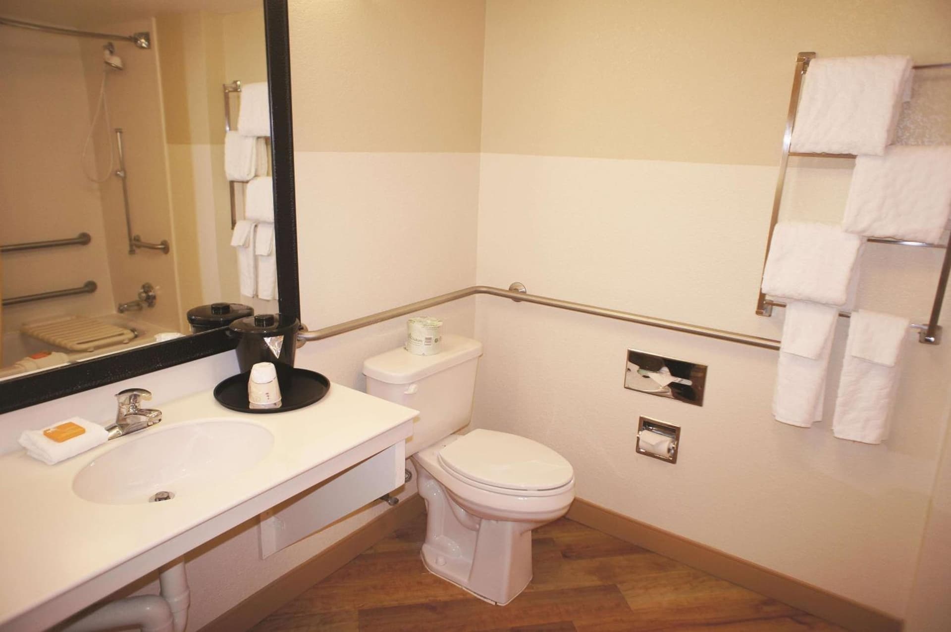 La Quinta by Wyndham Raleigh Cary gallery photo in Cary, NC — image 25