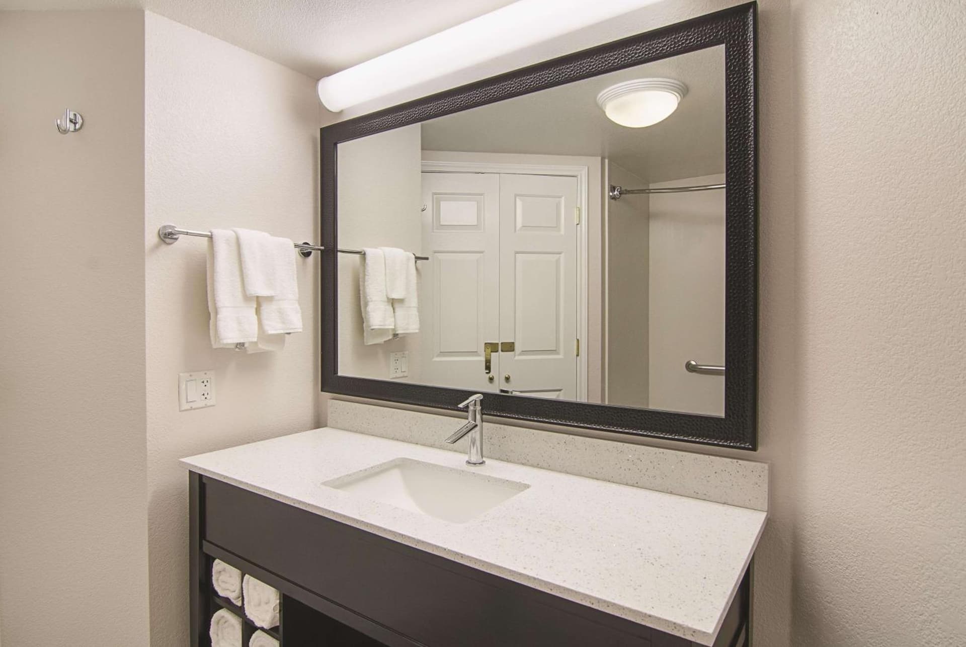 La Quinta by Wyndham Phoenix Mesa West gallery photo in Mesa, AZ — image 23