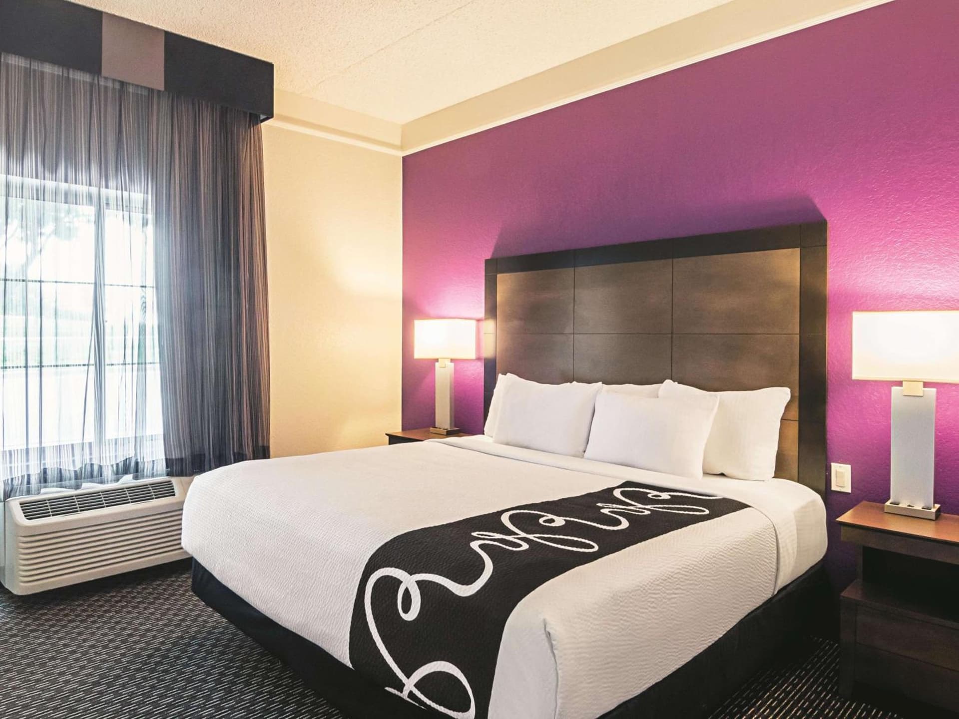 La Quinta Inn & Suites by Wyndham Denver Airport DIA gallery photo in Denver, CO — image 7