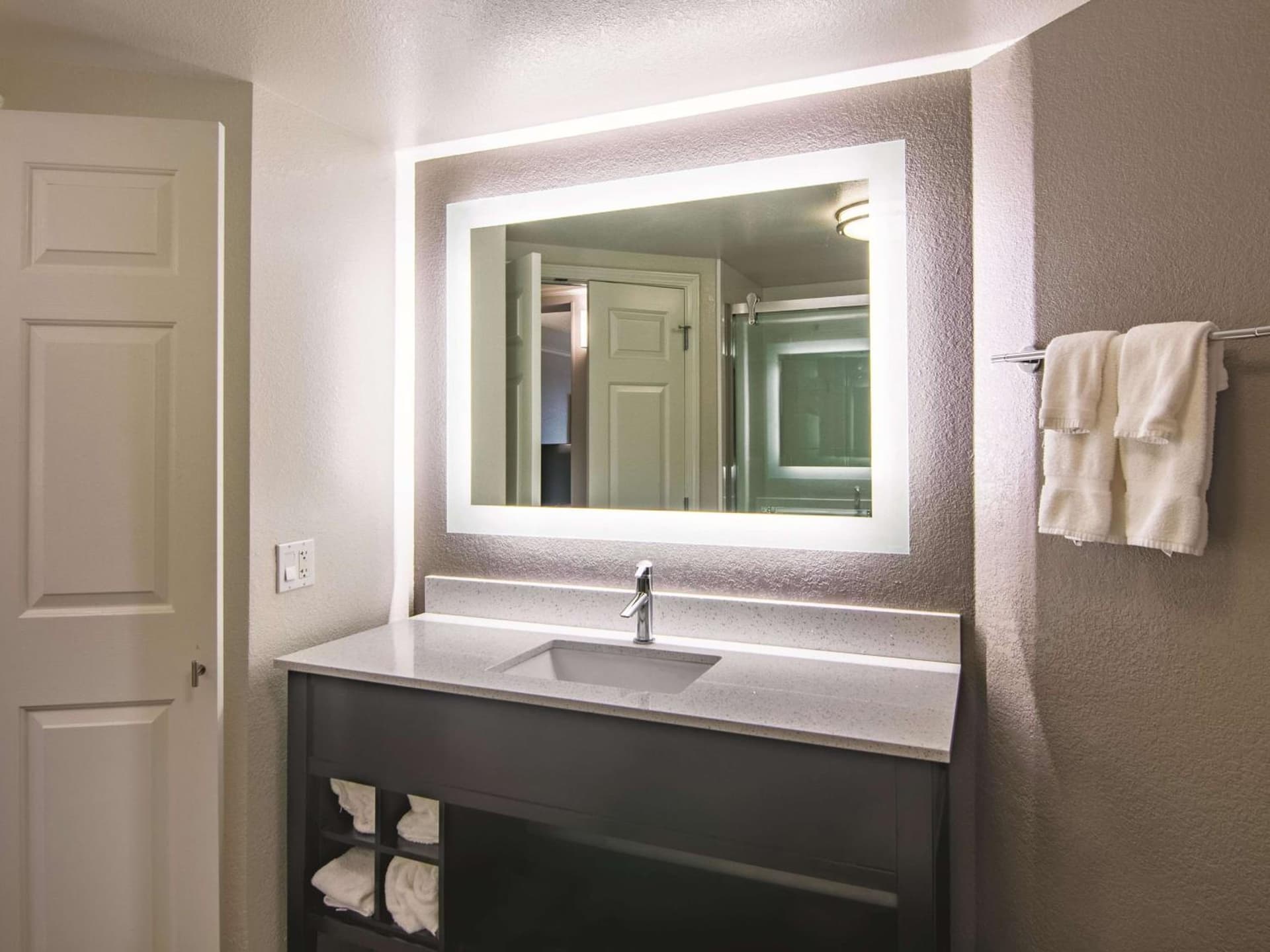 La Quinta by Wyndham Oklahoma City Norman gallery photo in Norman, OK — image 6
