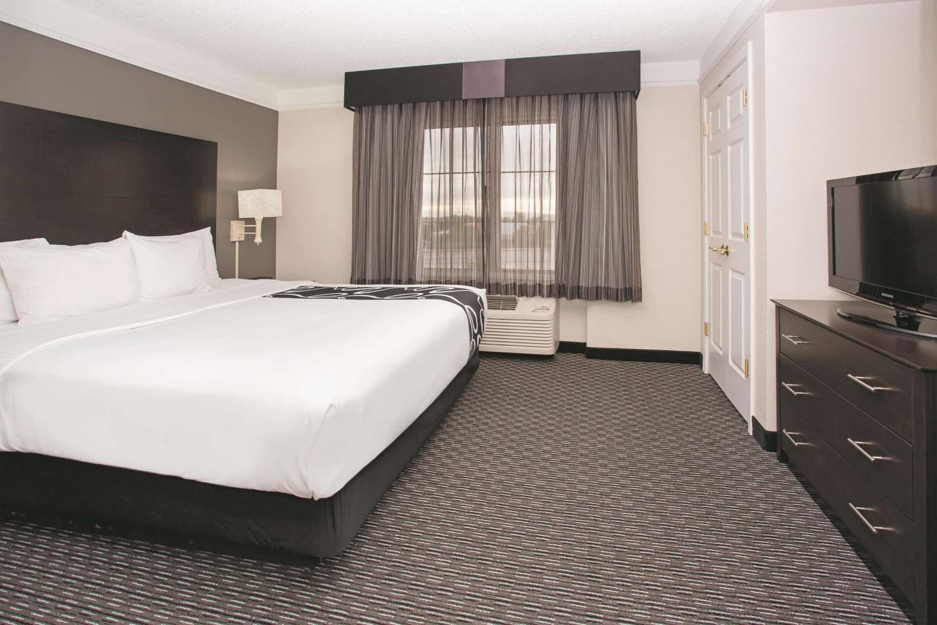 La Quinta Inn & Suites by Wyndham Mesa Superstition Springs gallery photo in Mesa, AZ — image 5